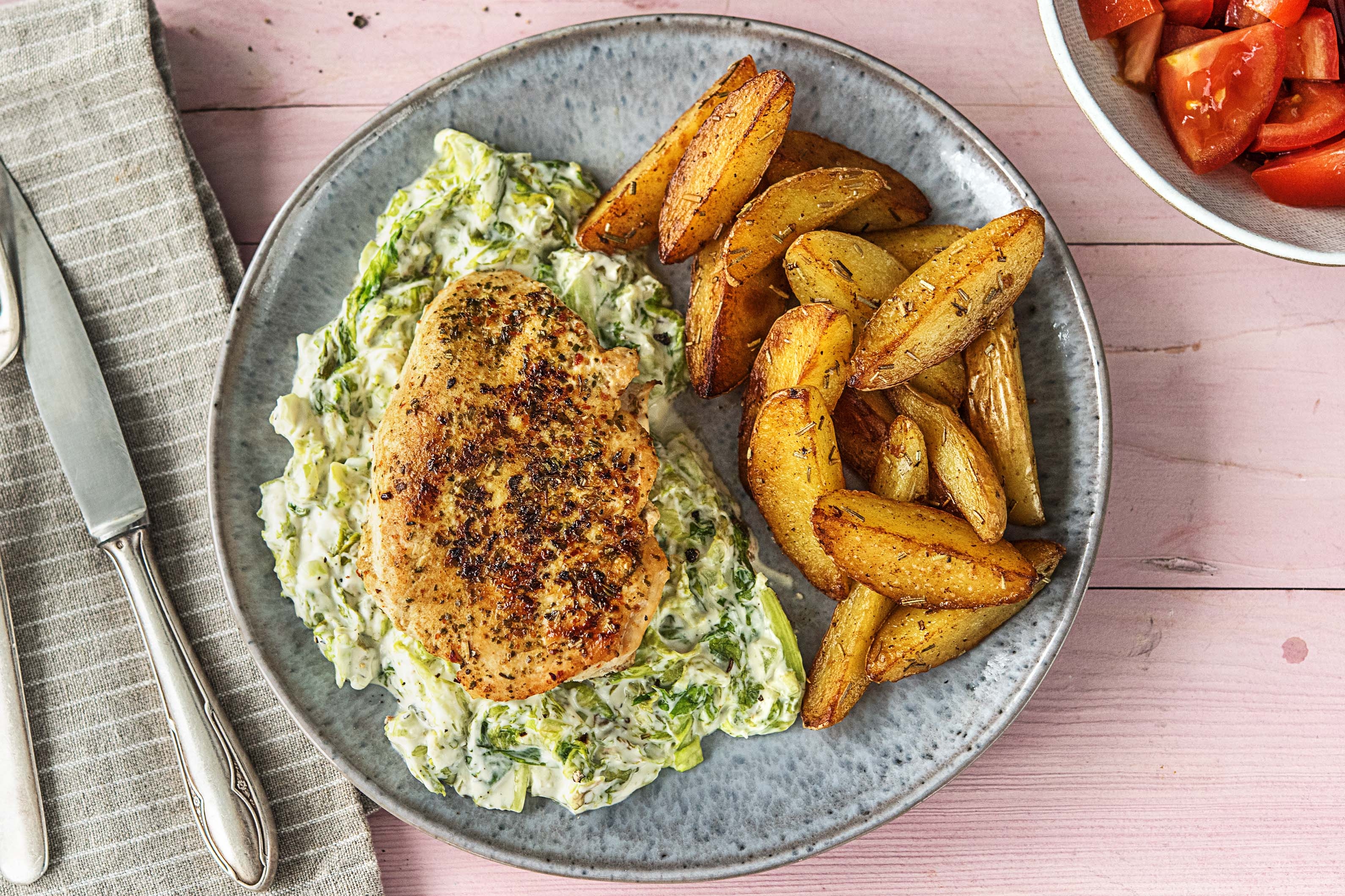 Filet de poulet à la méditerranéenne et chicorée crémeuse