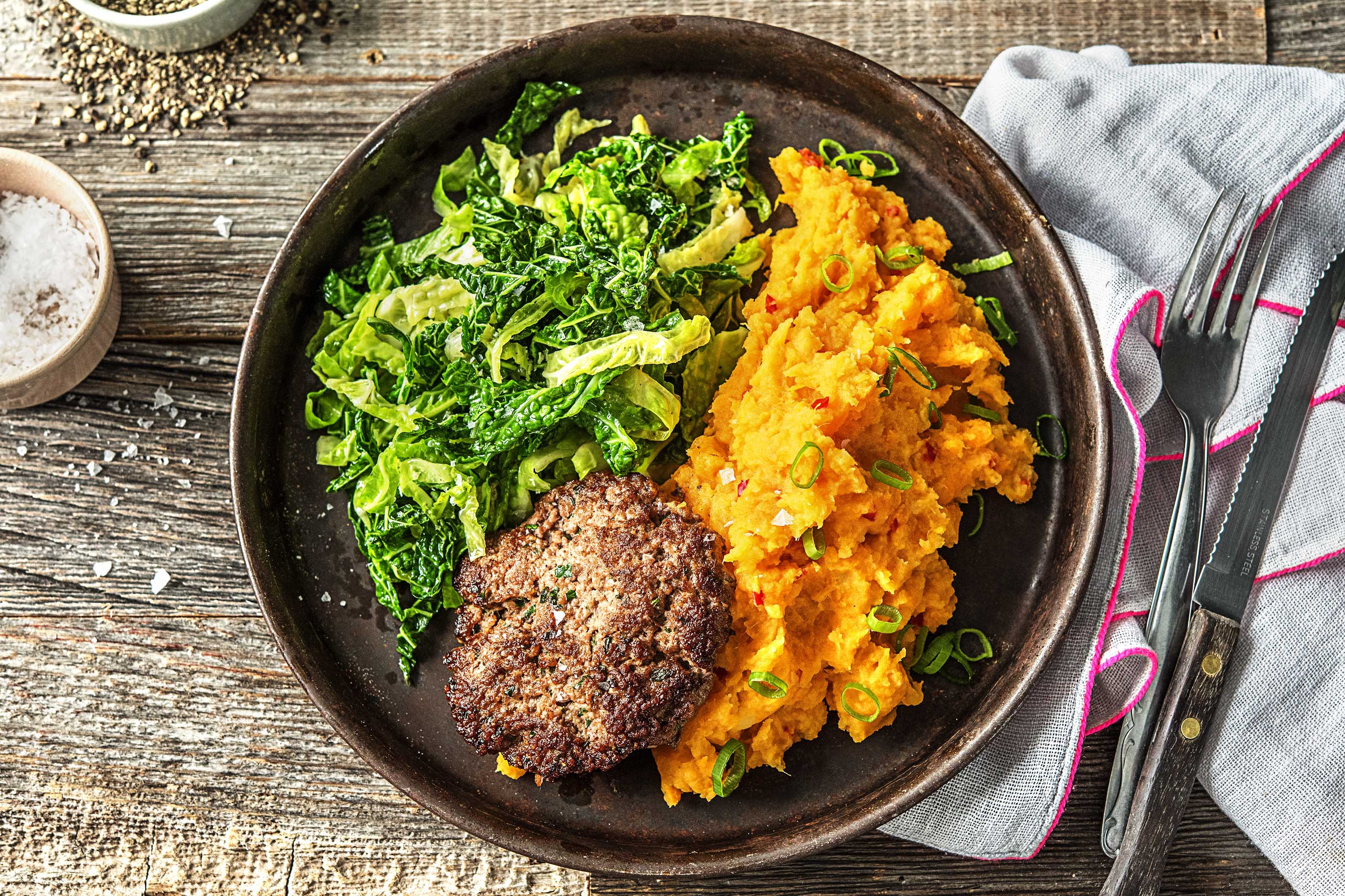 Steak haché et purée de patates douces piquante