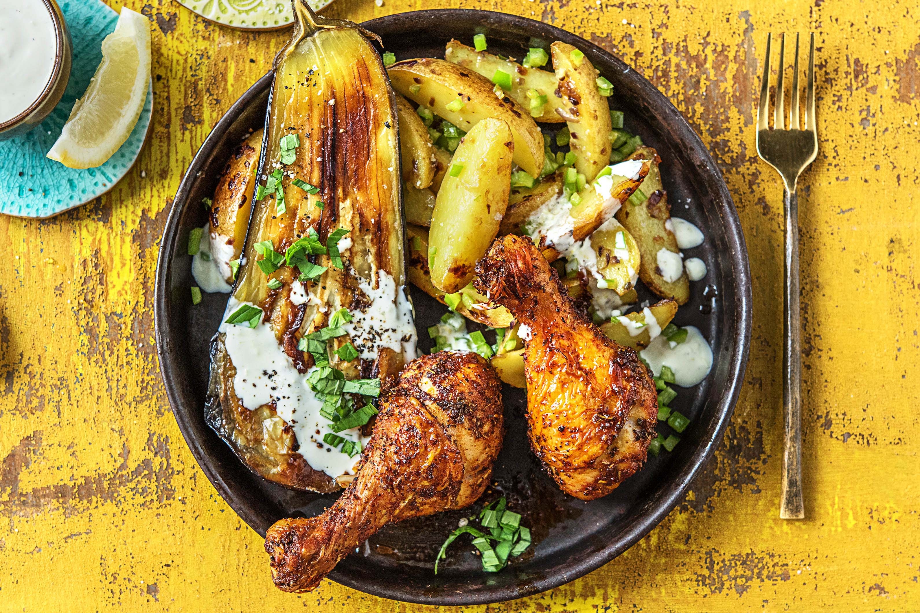 Aubergines grillées et pilons de poulet