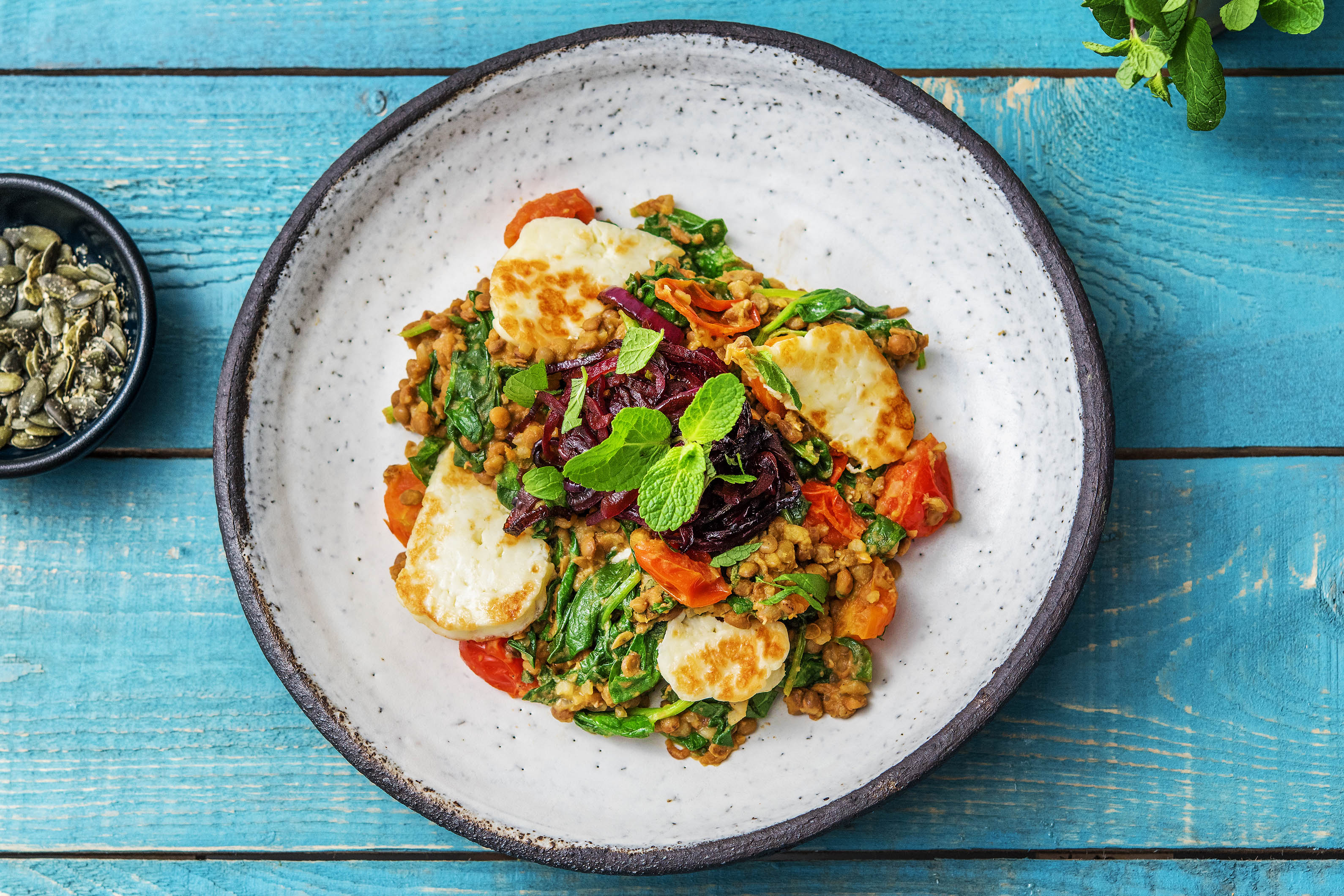 Gebratener Halloumi mit würziger Zwiebelade