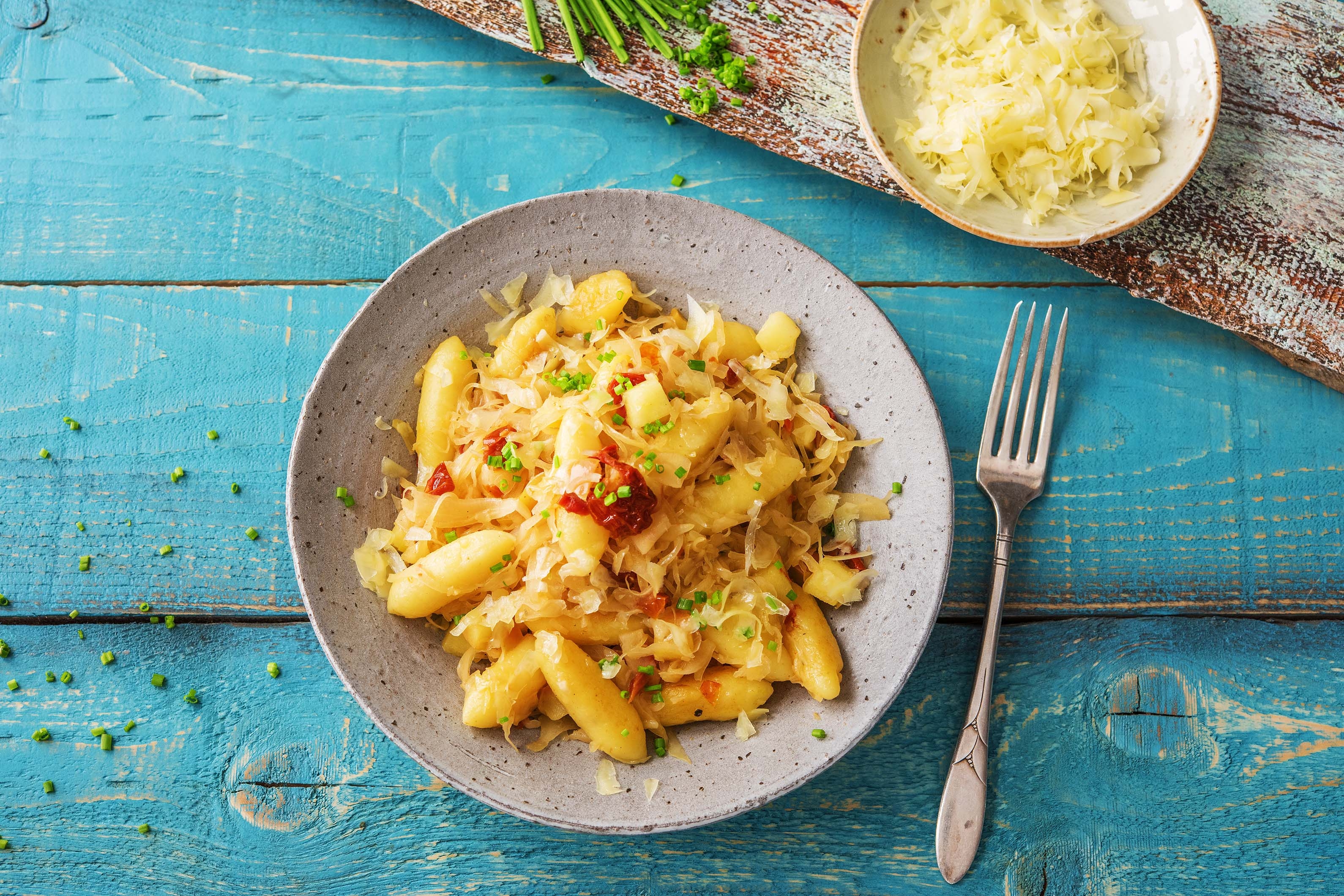 Schupfnudelpfanne mit Apfel-Sauerkraut