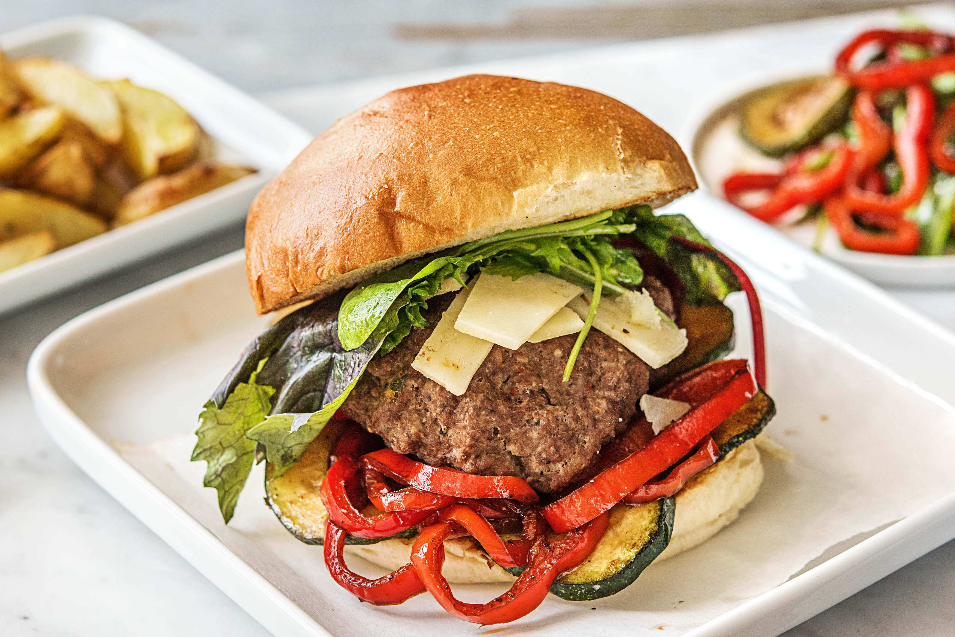 Mediterraner Rindfleischburger