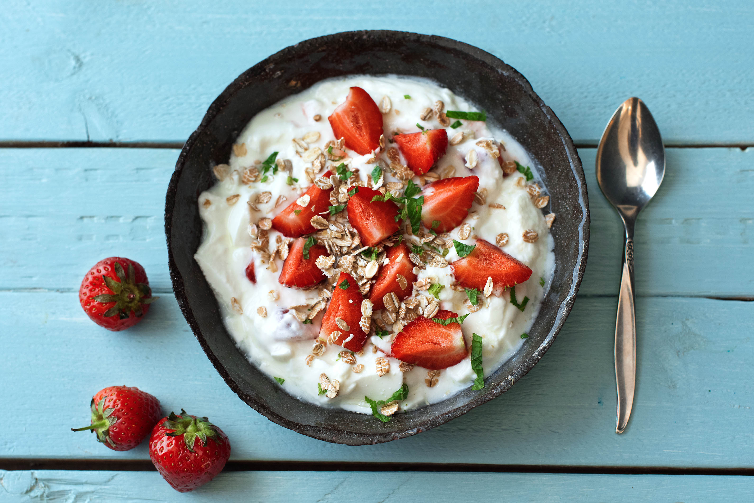 Aardbeien met verse munt