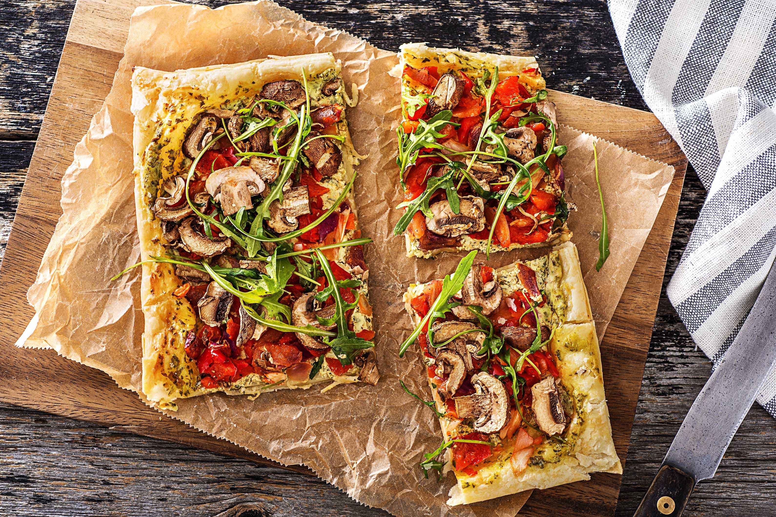 Knuspriger Gemüse-Flammkuchen