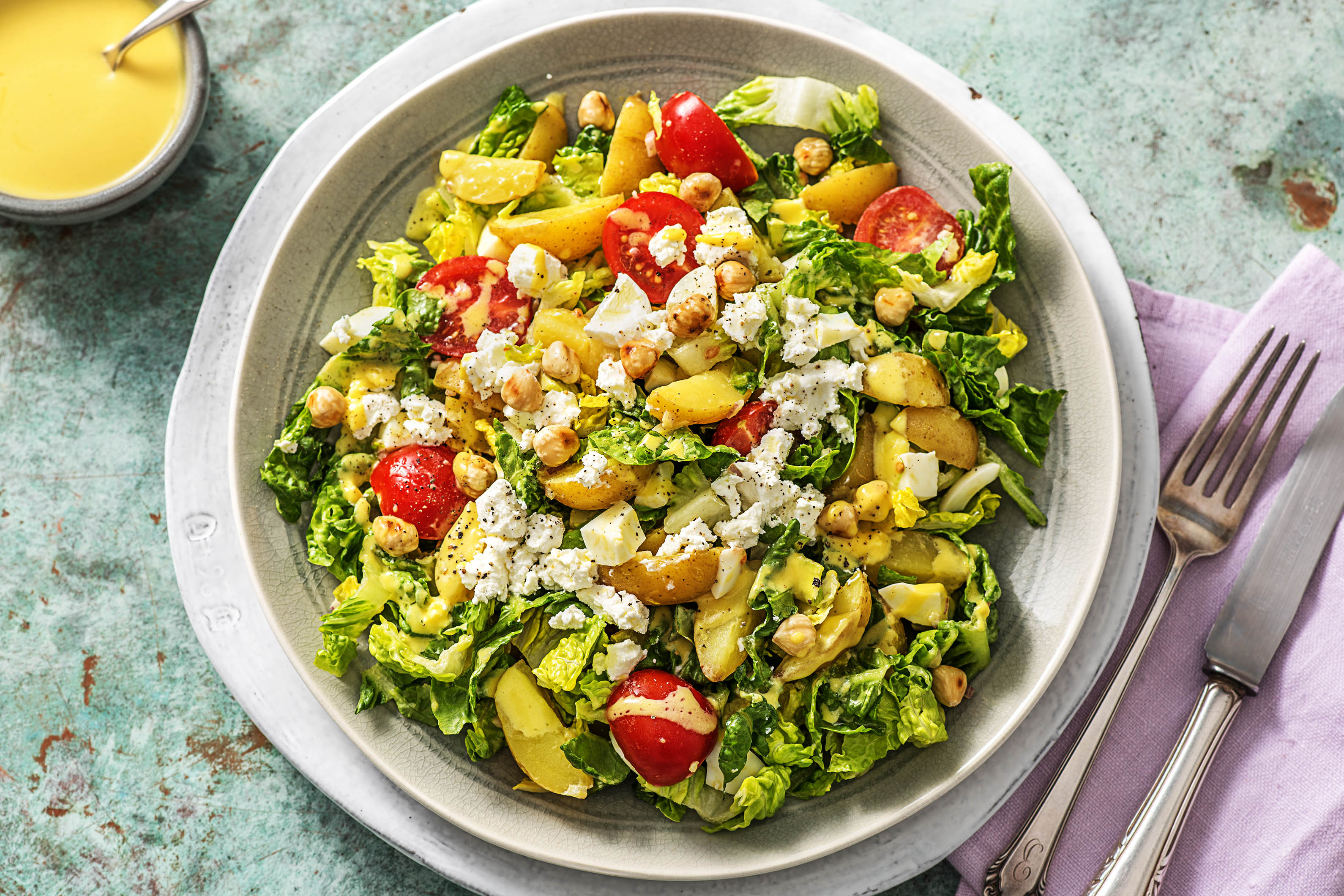 Salade de grenailles au chèvre et aux oeufs