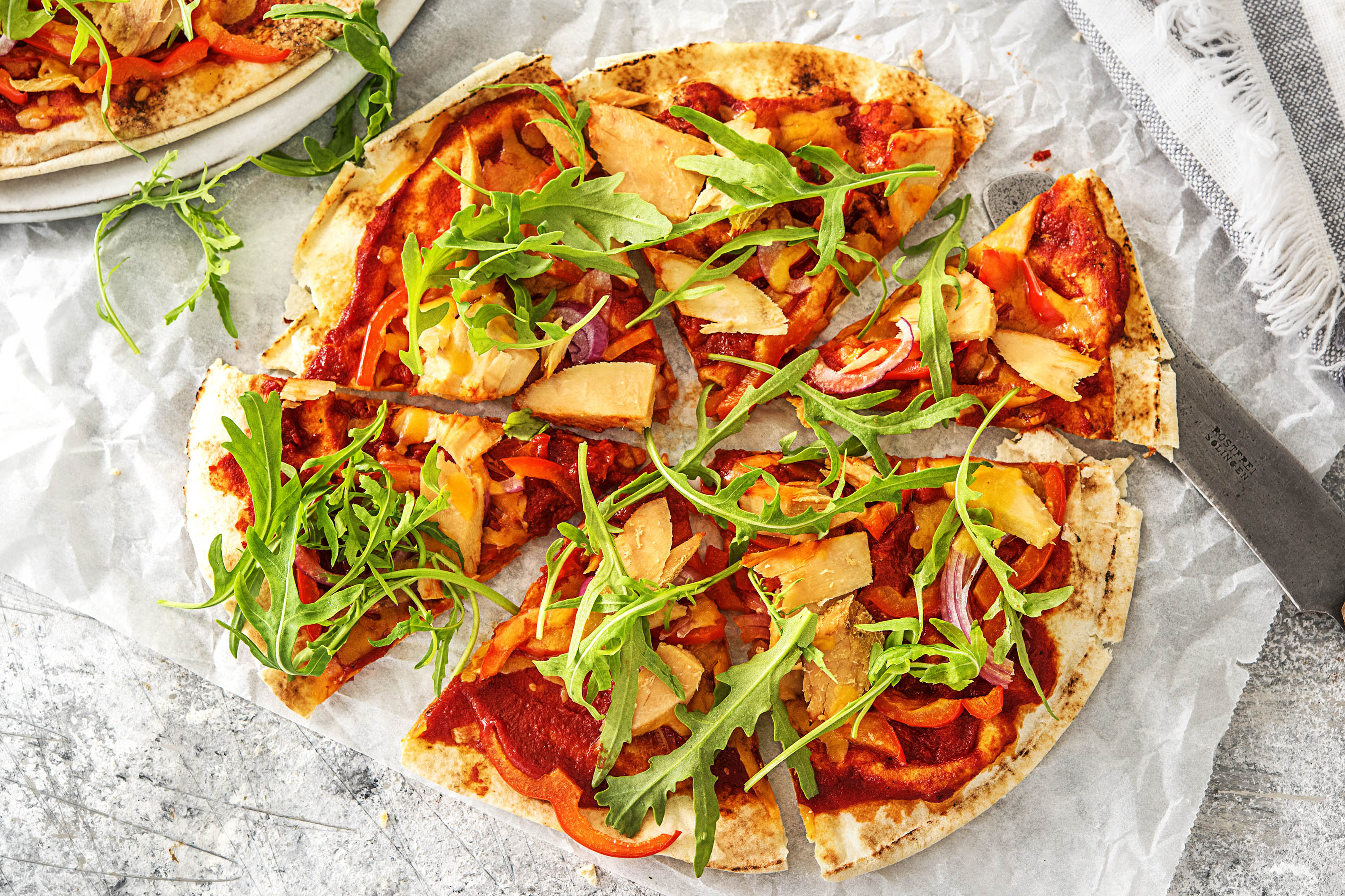 Platbroodpizza's met tonijn