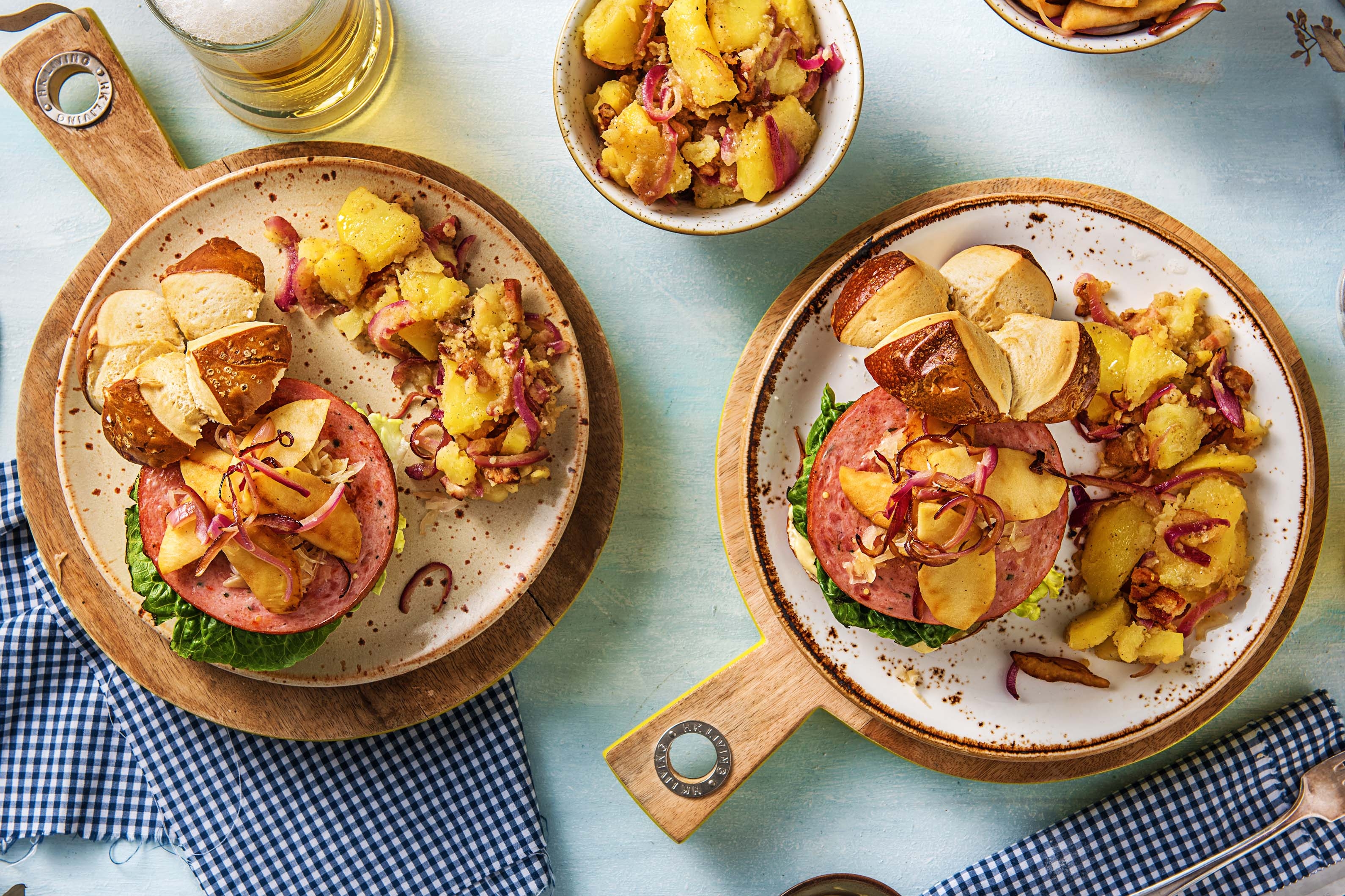 Wies'n-Burger im Laugenbrötchen