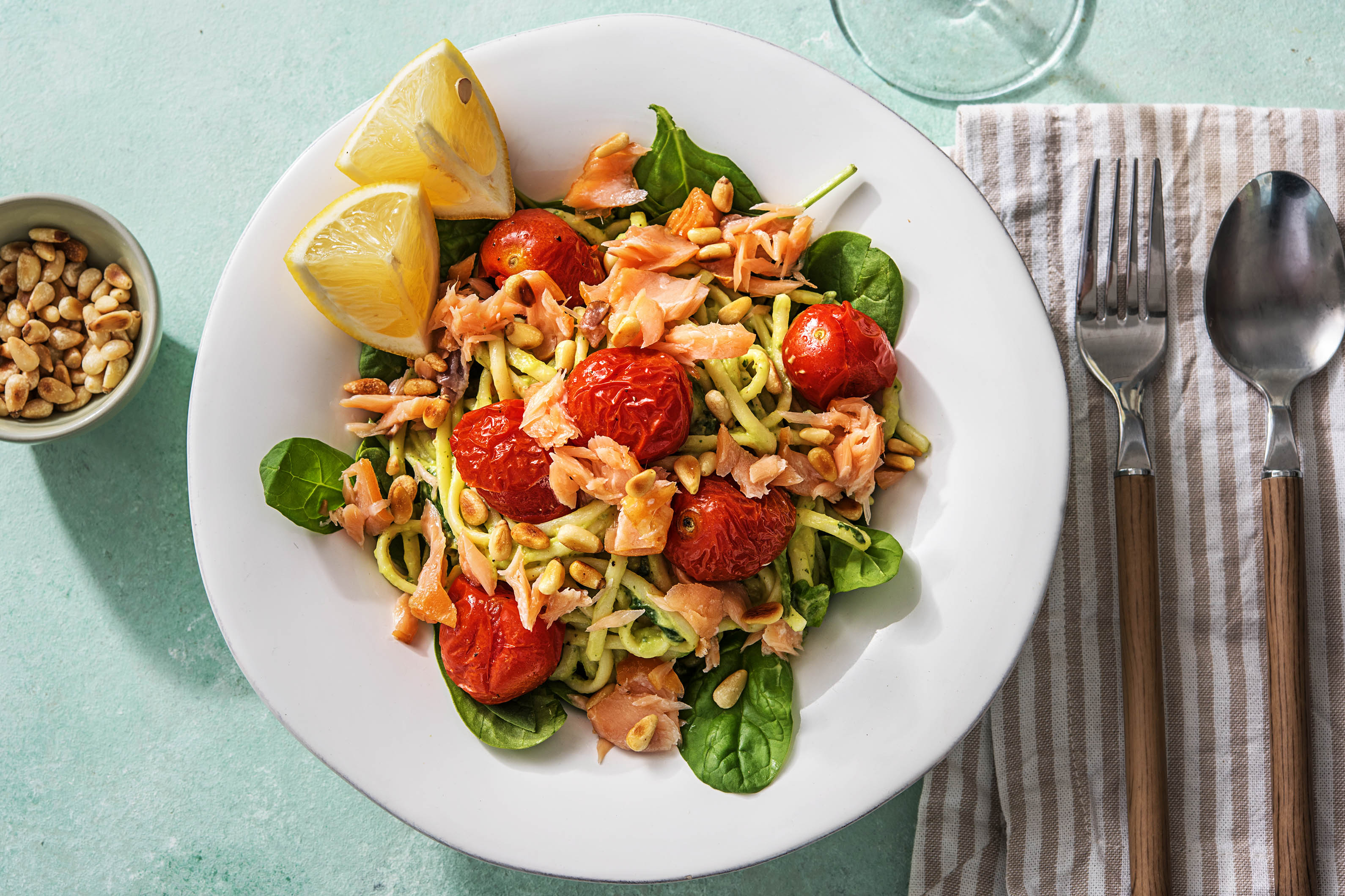 Linguine met warmgerookte zalm