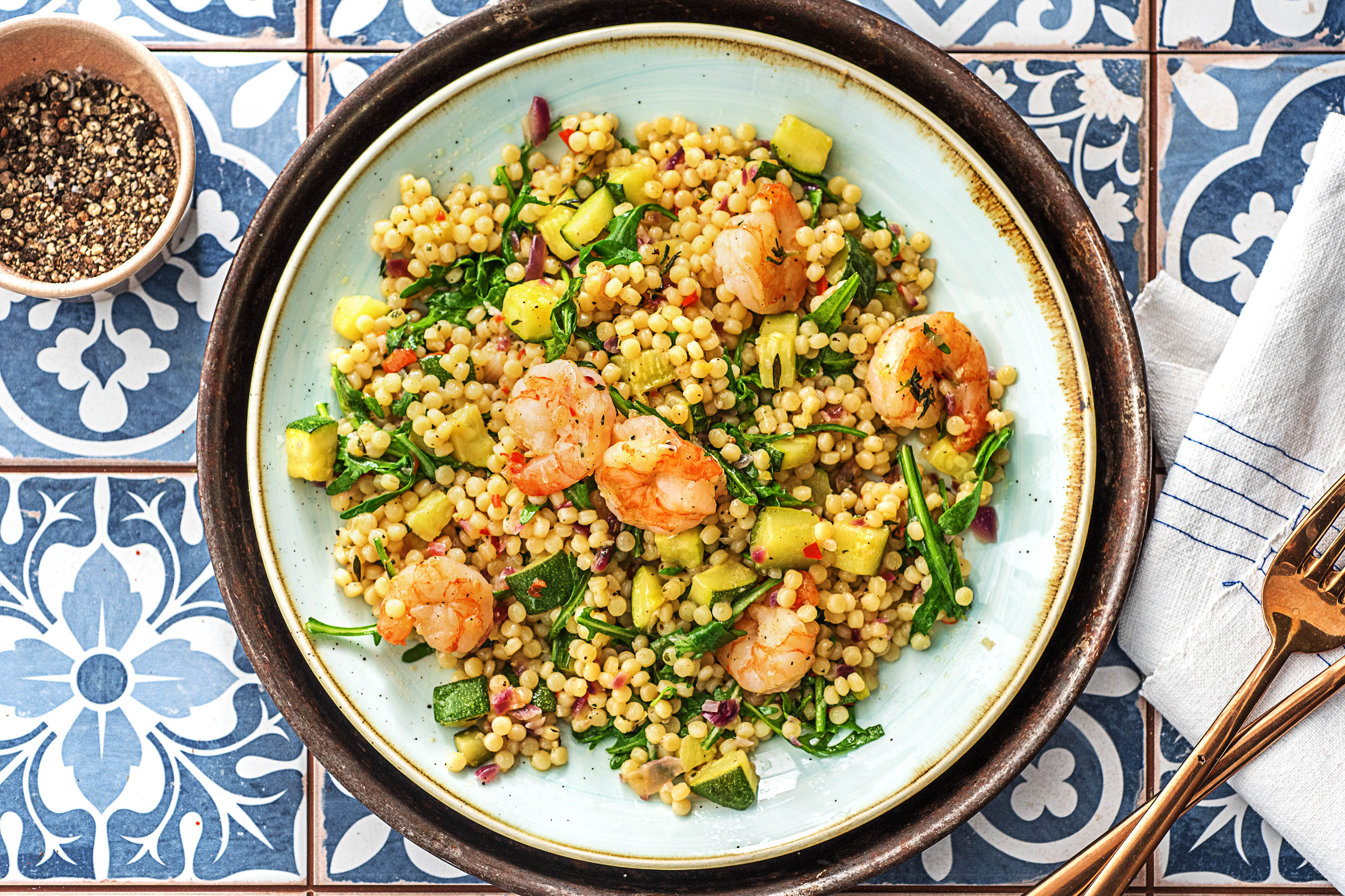 Couscous perlé, crevettes et courgette