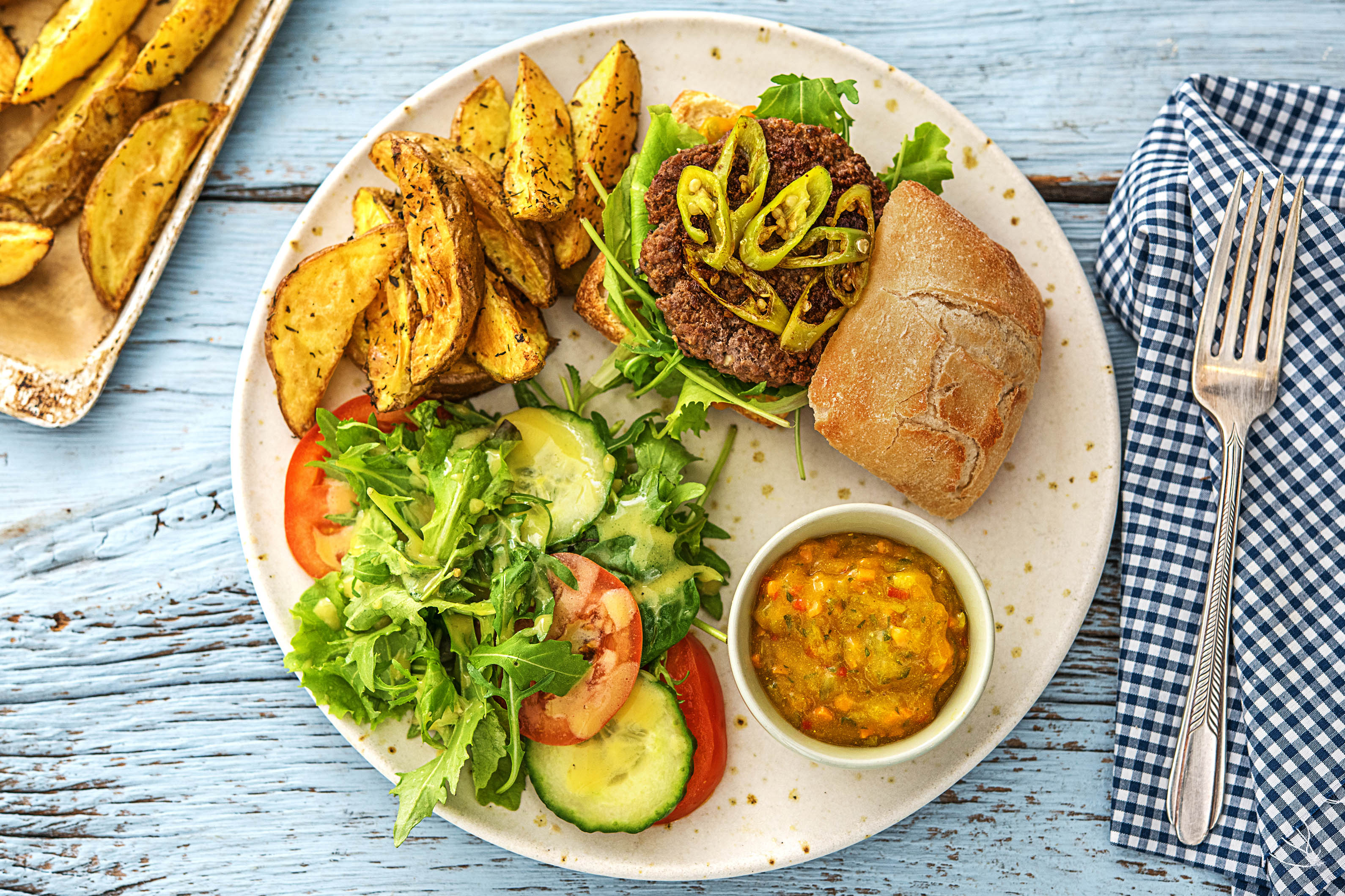 Burger au piment vert piquant et au piccalilli