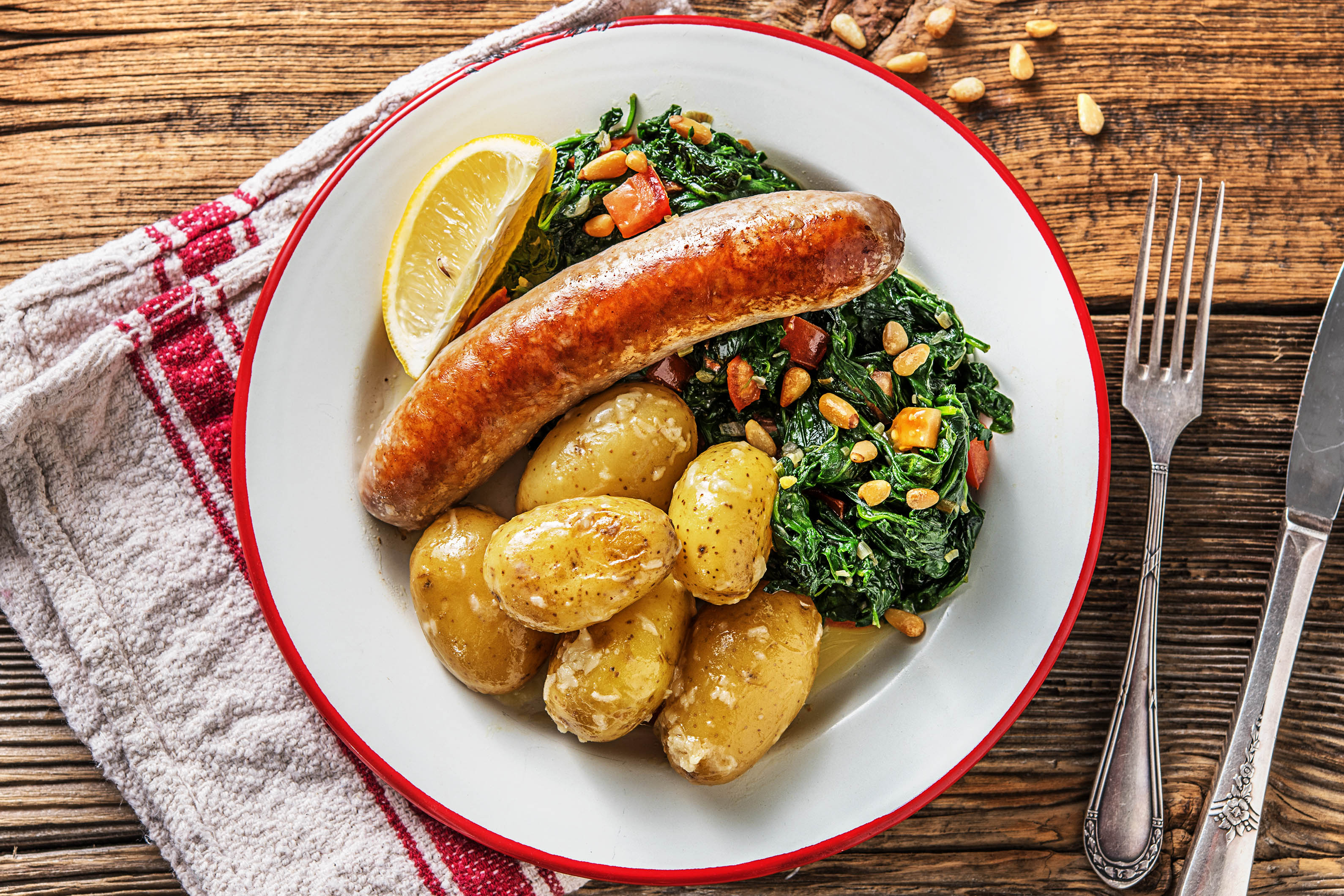 Italiaanse rundersaucijs met kaas-aardappeltjes