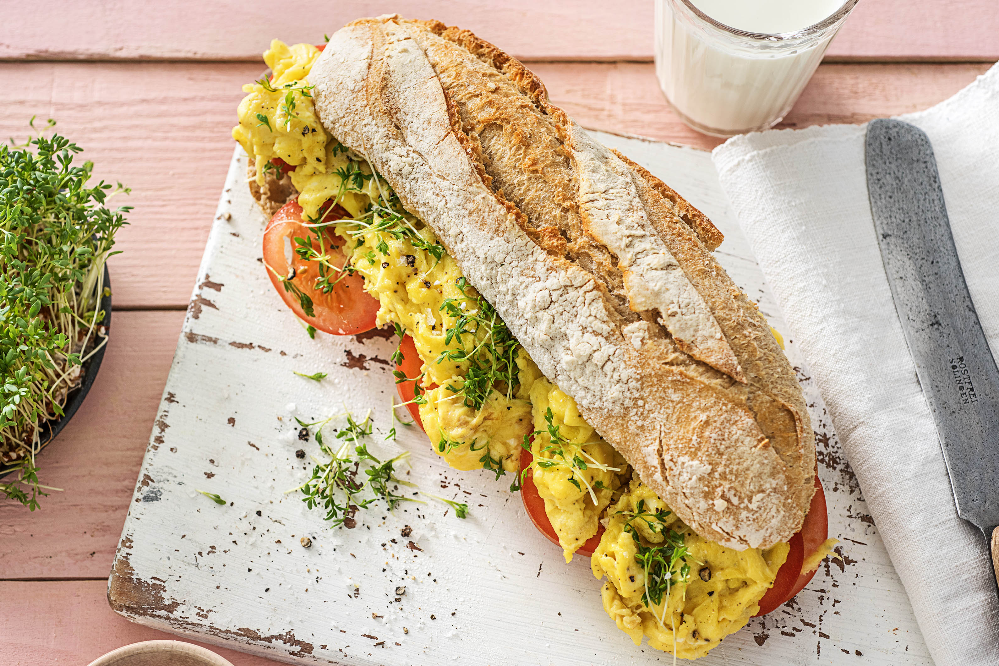 Baguette d'épeautre aux œufs brouillés