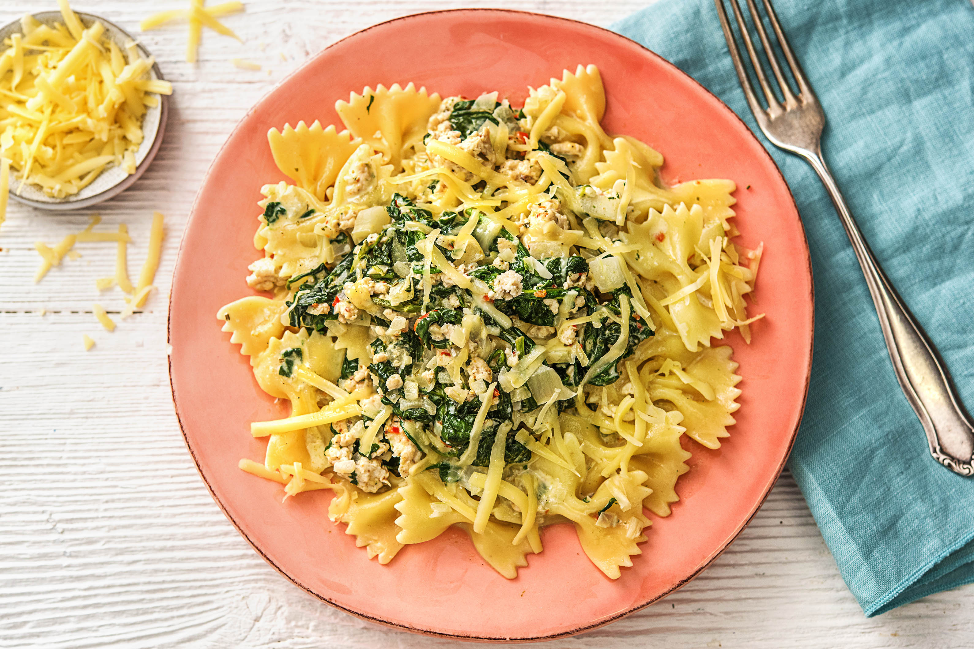 Farfalle crémeuses au poulet haché épicé
