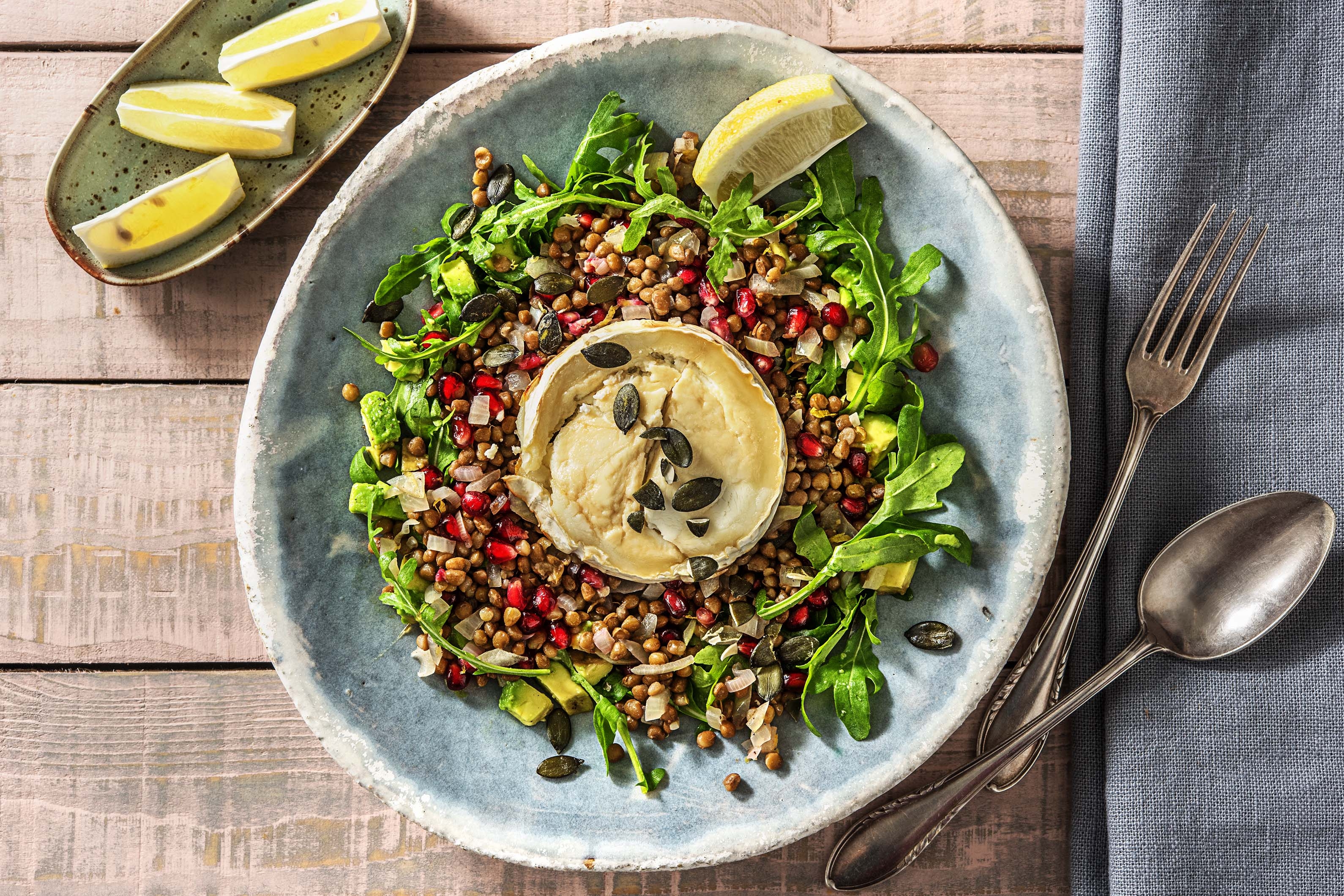 Karamellisierter Ziegenkäse auf Linsensalat