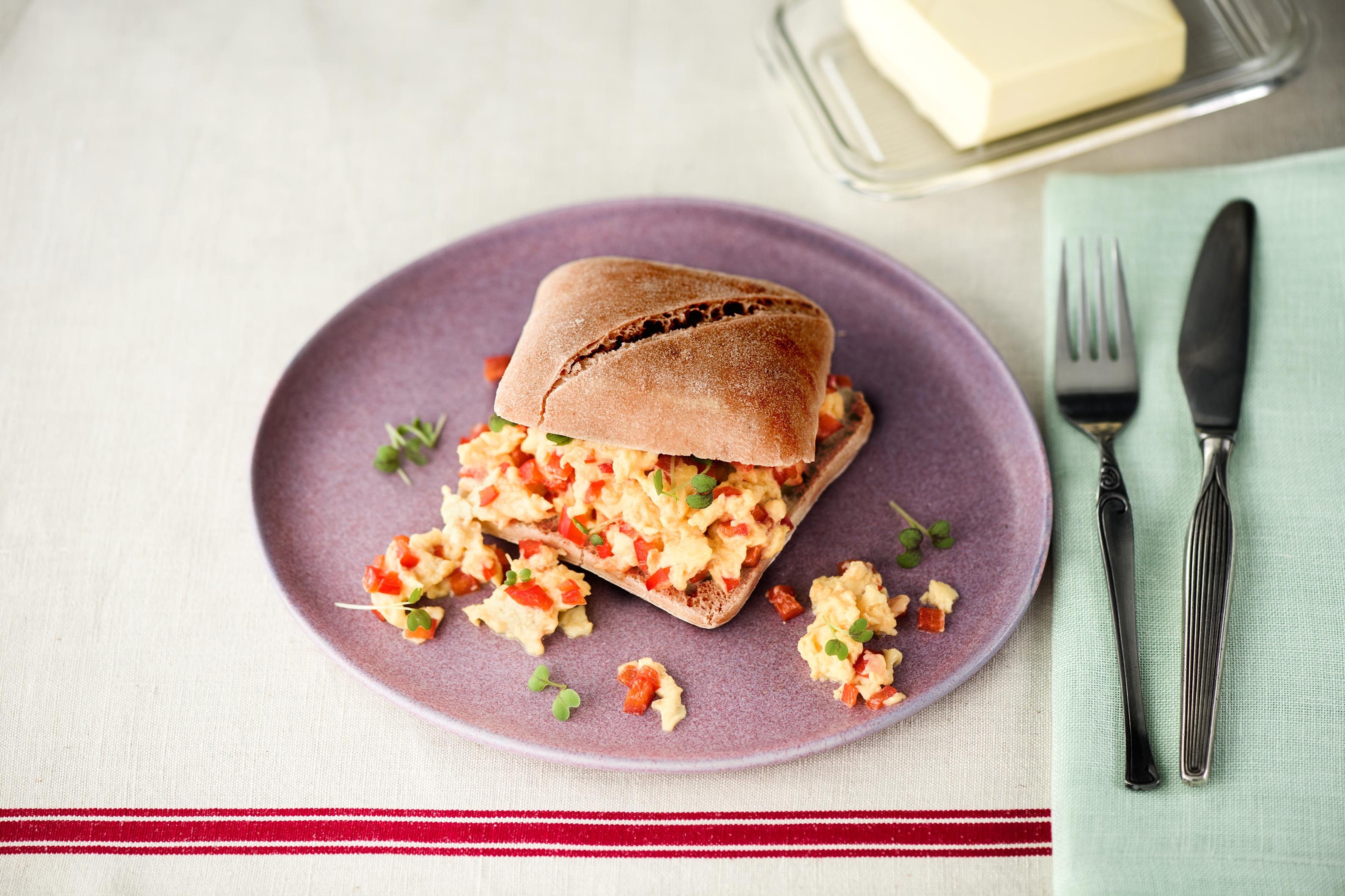 Ciabatta aux œufs brouillés