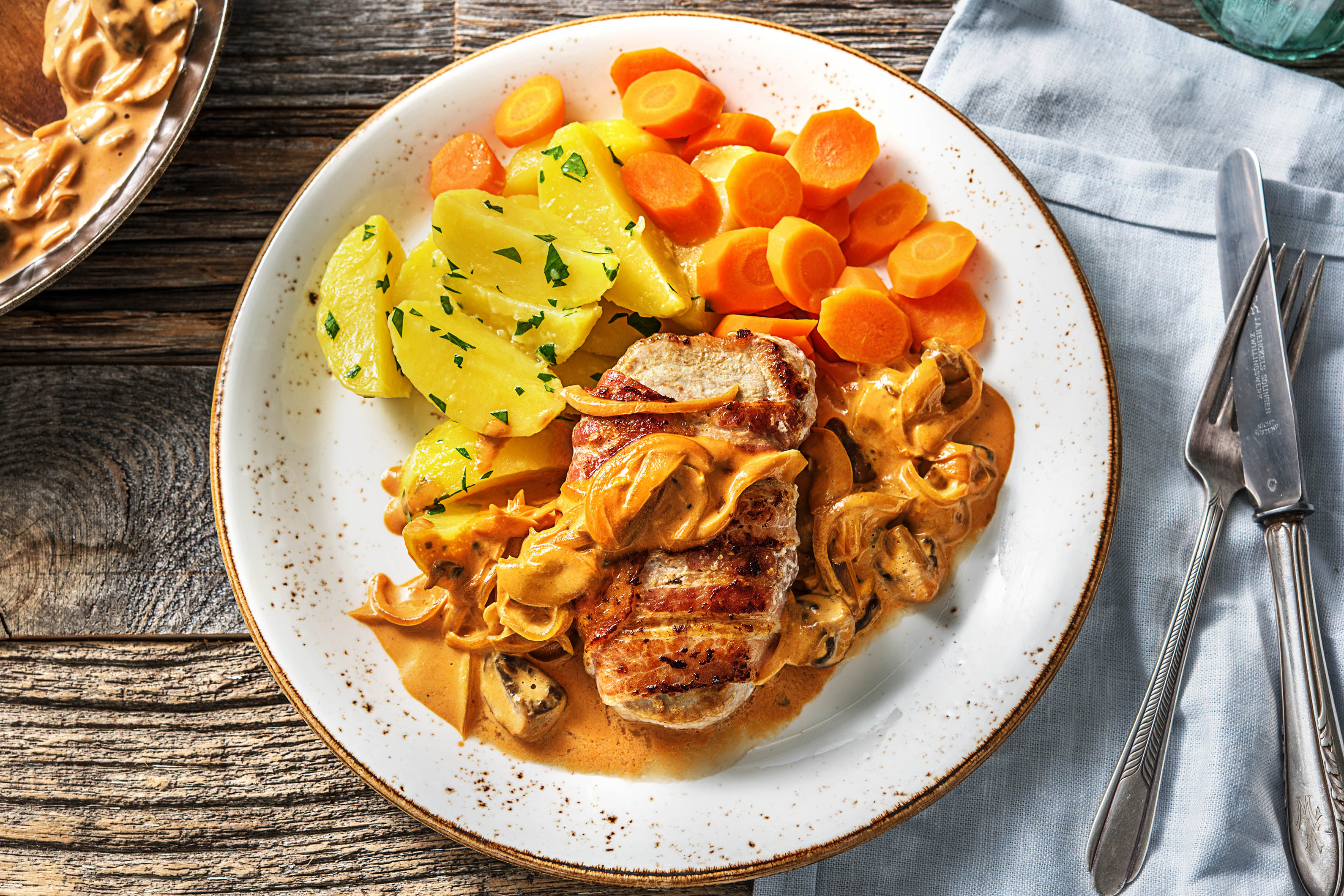 Schweine Nierstück Steak im Speckmantel