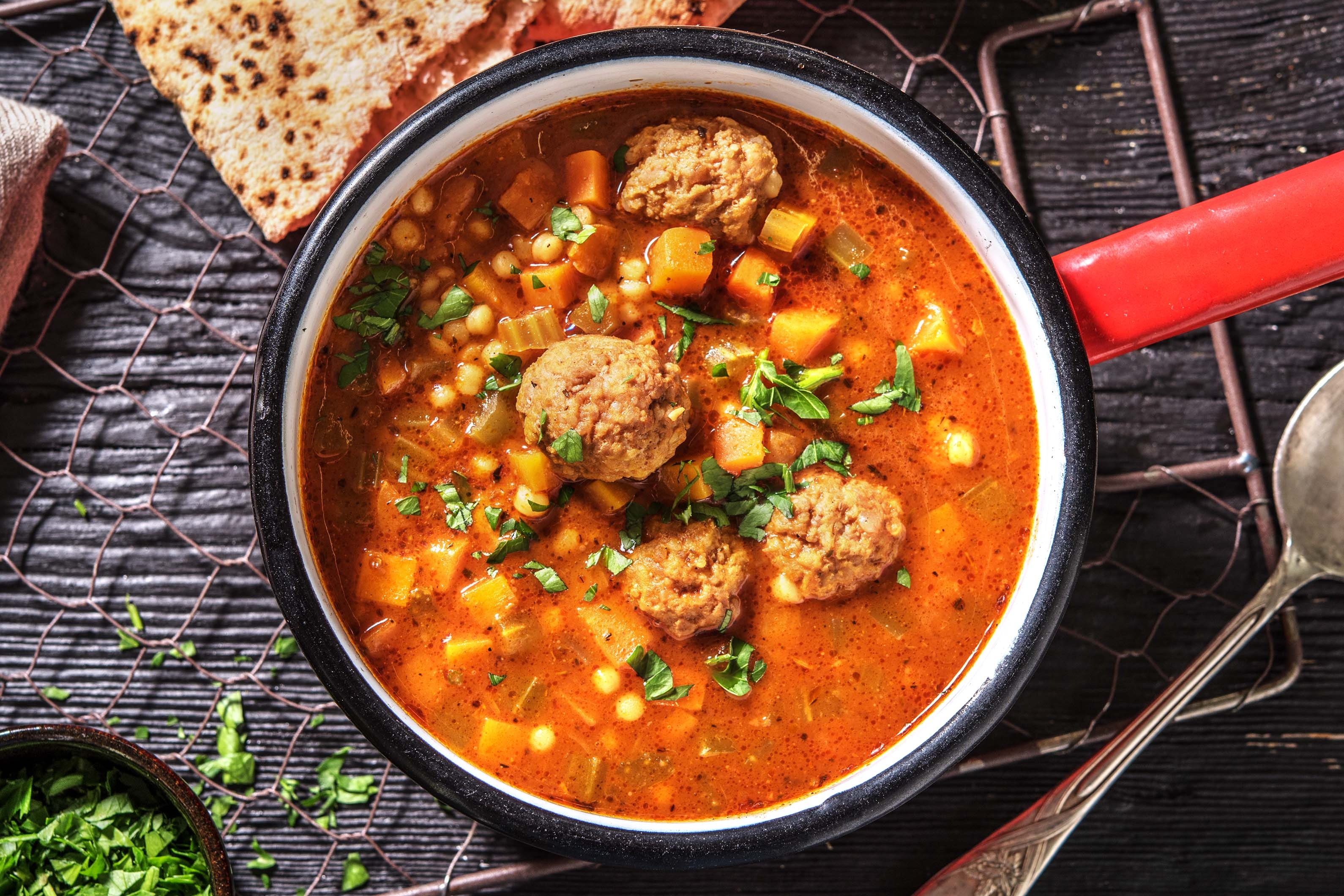 Noord-Afrikaanse tomatensoep met gehaktballen