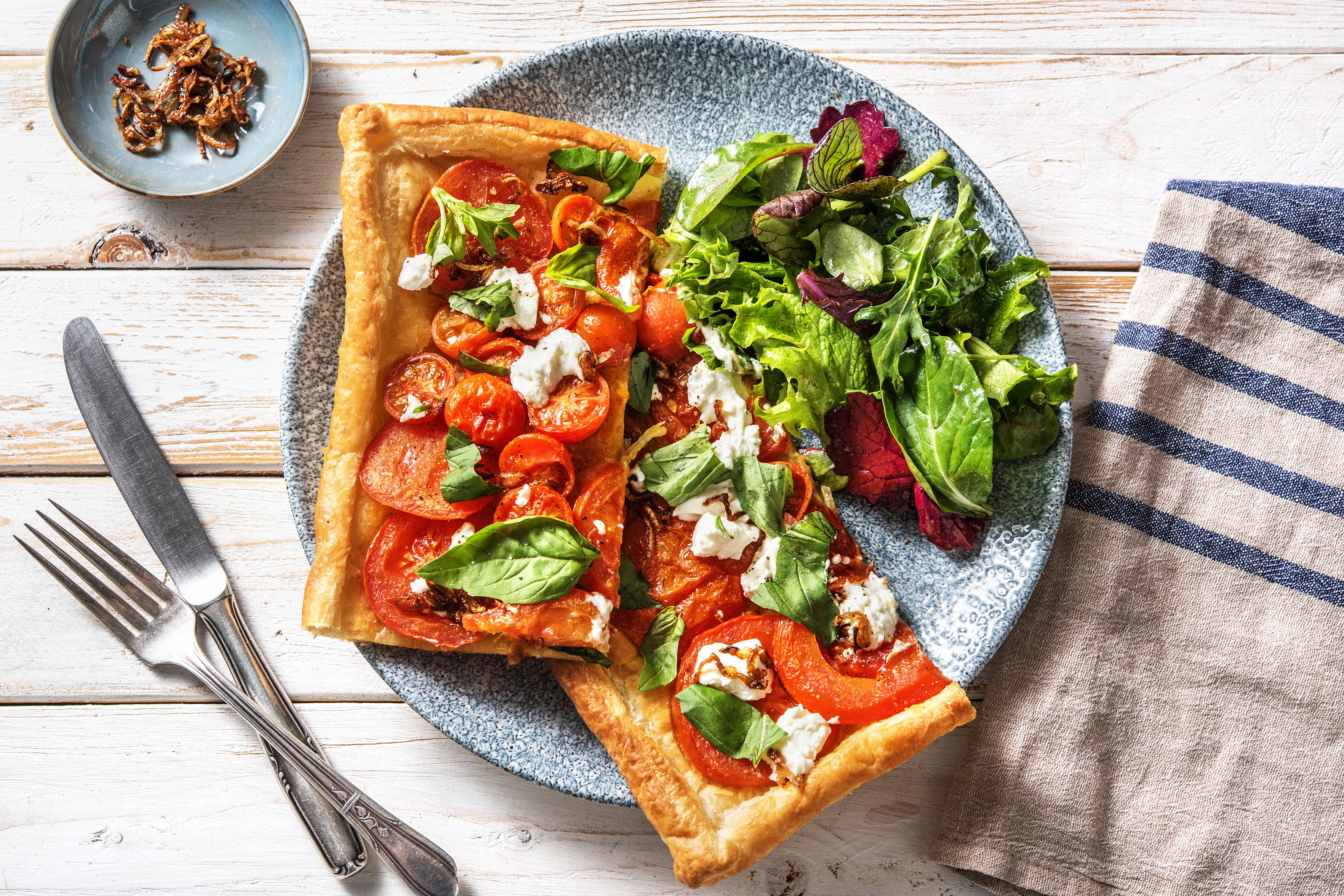 Tarte fine aux trois types de tomates