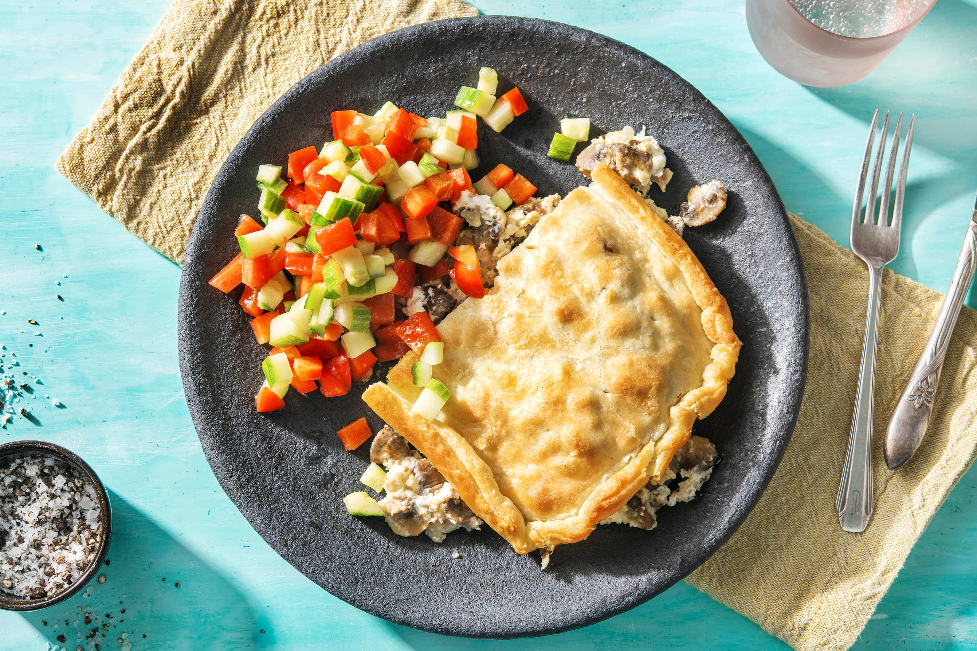 Tarte salée à la feta et aux champignons