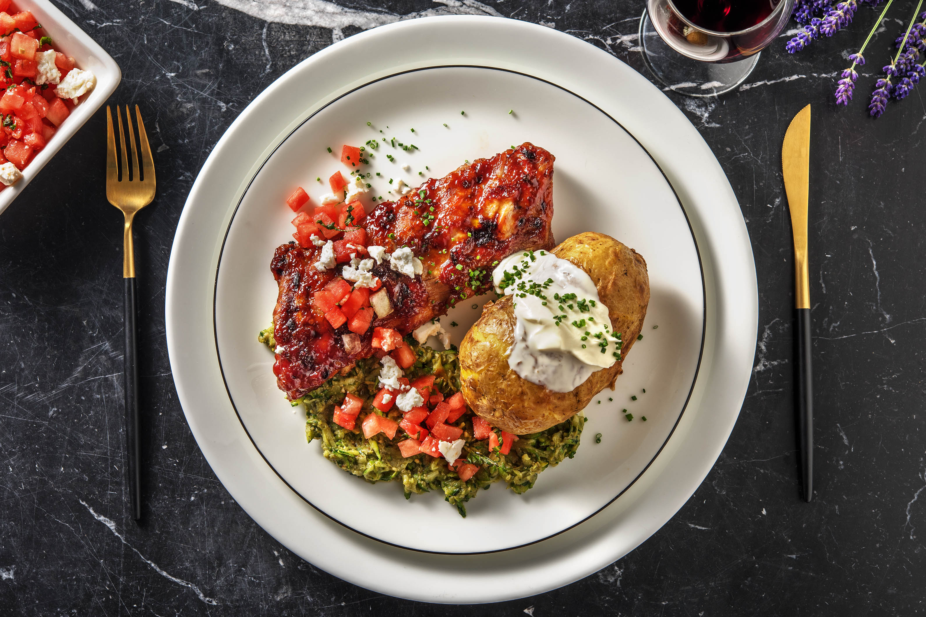 Spareribs met gepofte aardappel