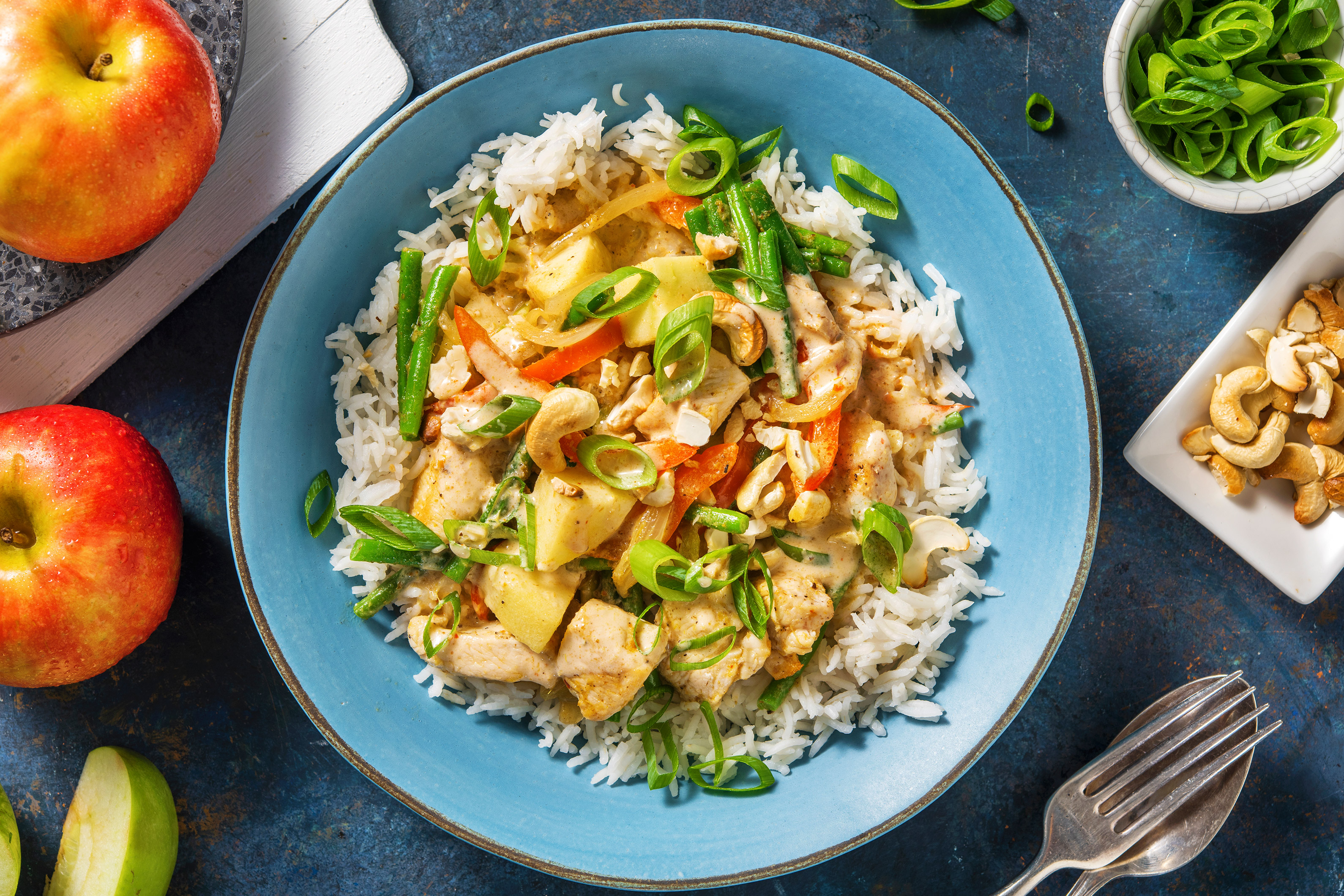 Gelbes Hähnchen-Apfel-Curry