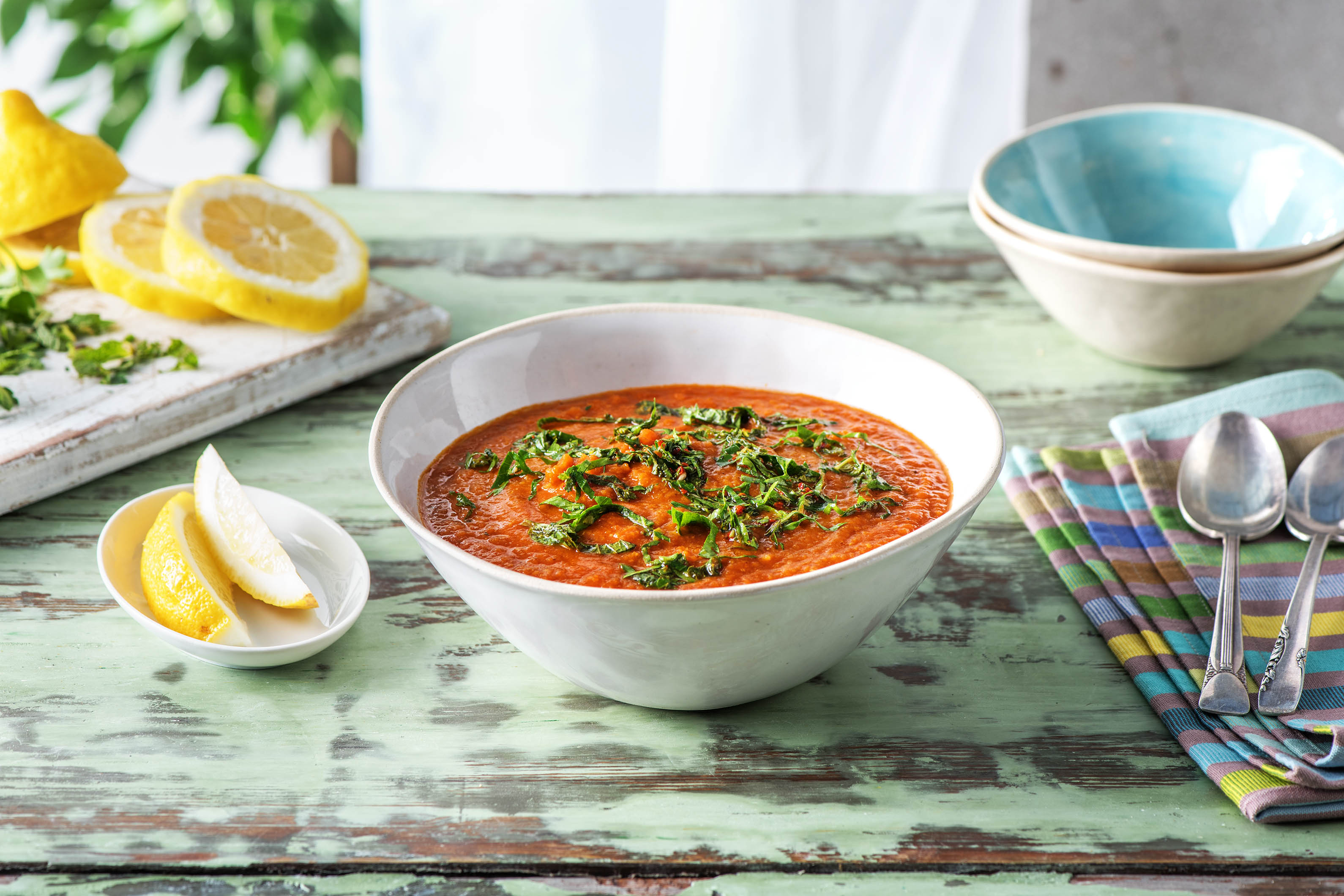 Orientalische Linsensuppe mit Zitrone