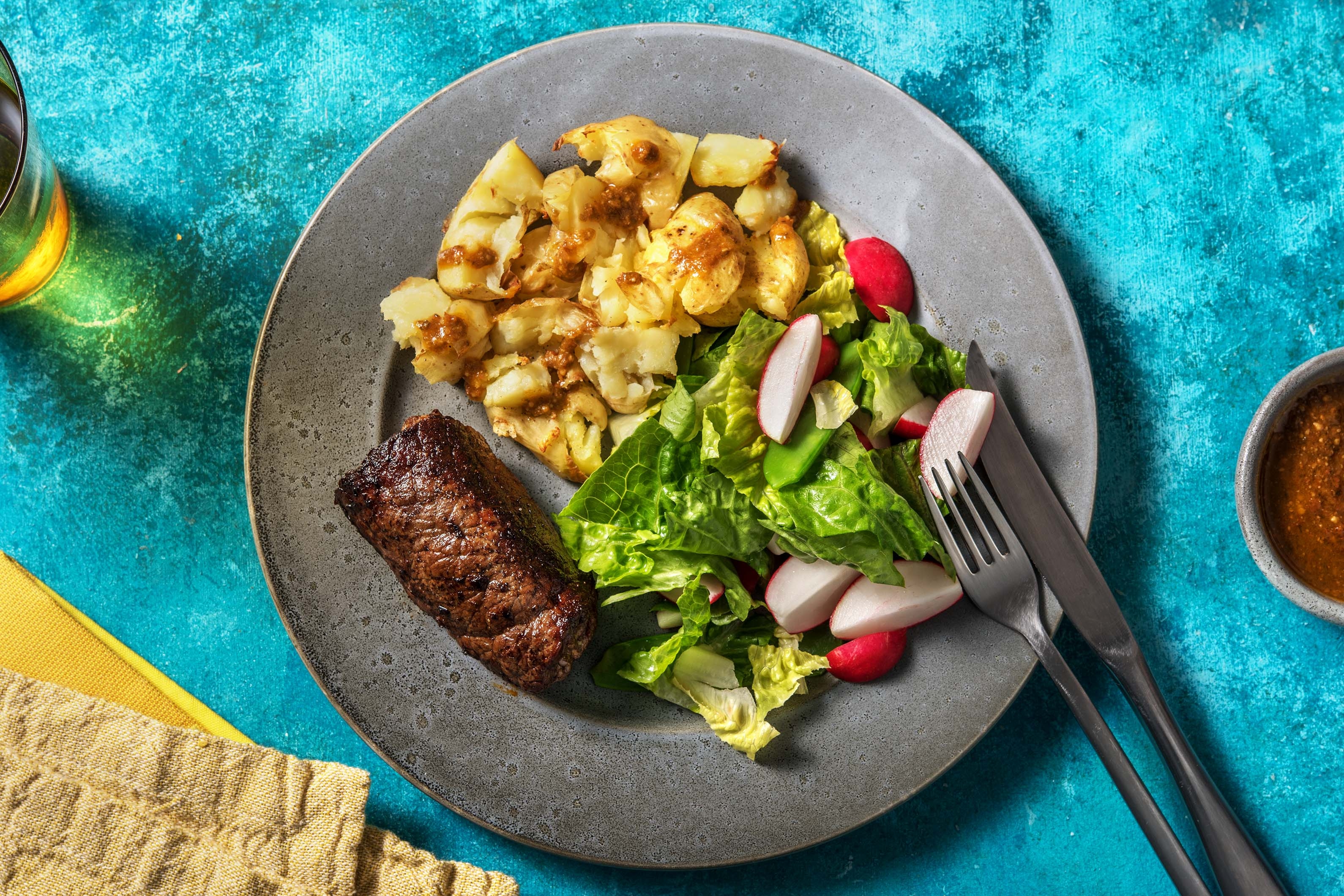 Paupiette de porc et bœuf avec des pommes de terre écrasées