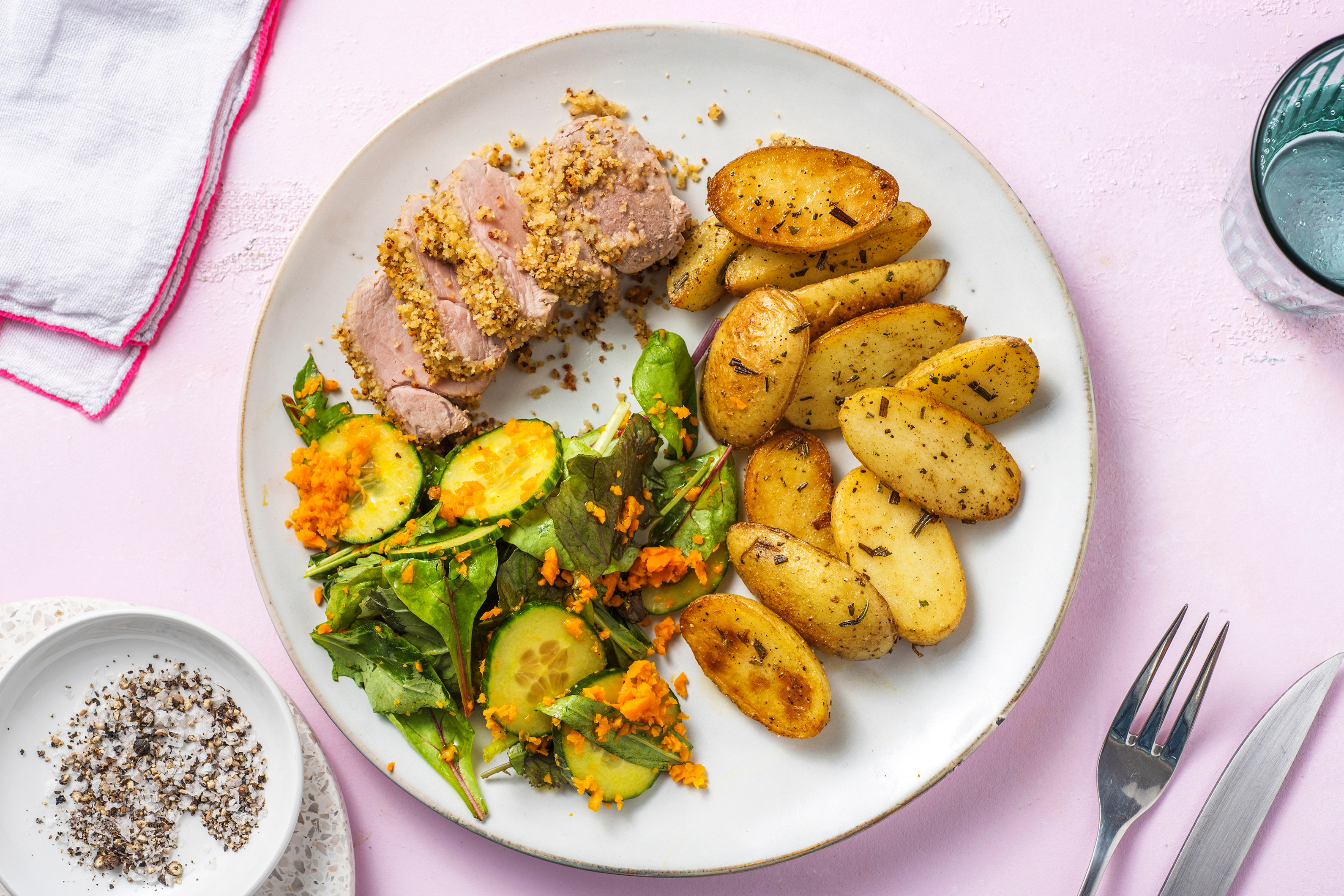 Saftiges Schweinefilet mit Senfbröseln