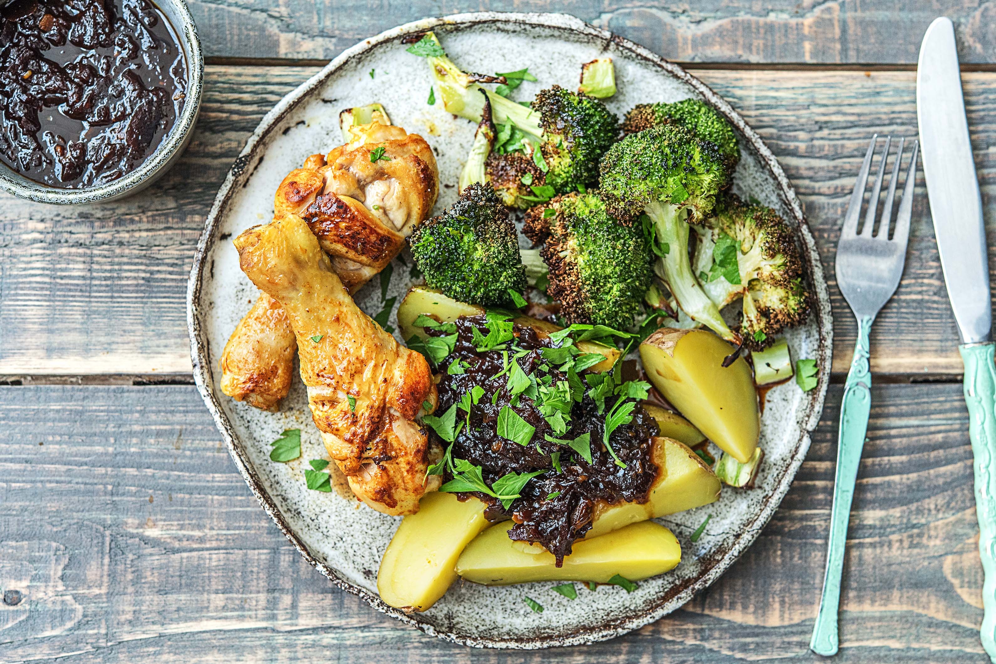 Pilons de poulet, pommes de terre et brocoli