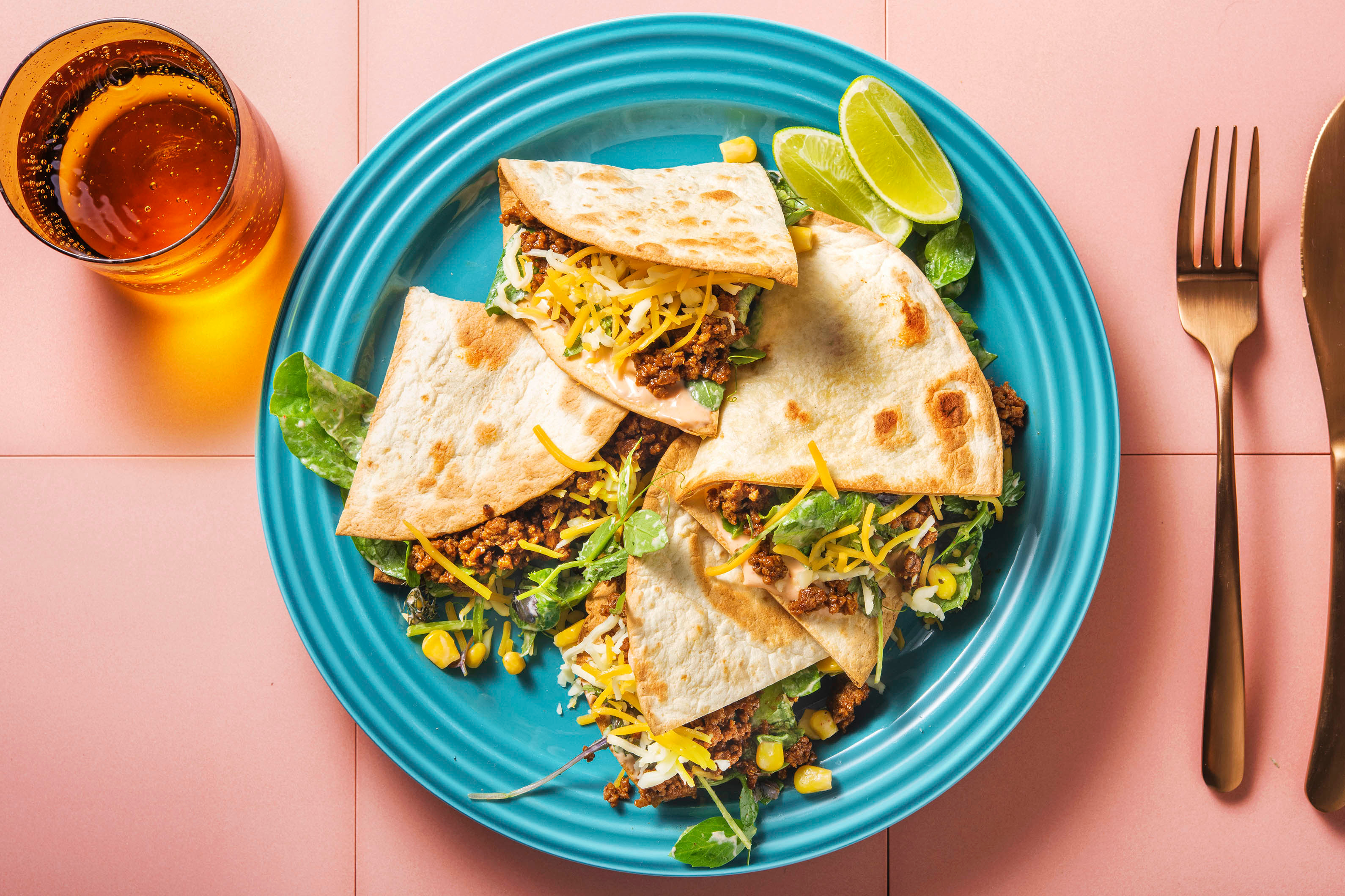 Sriracha-Dip und Mais-Salat