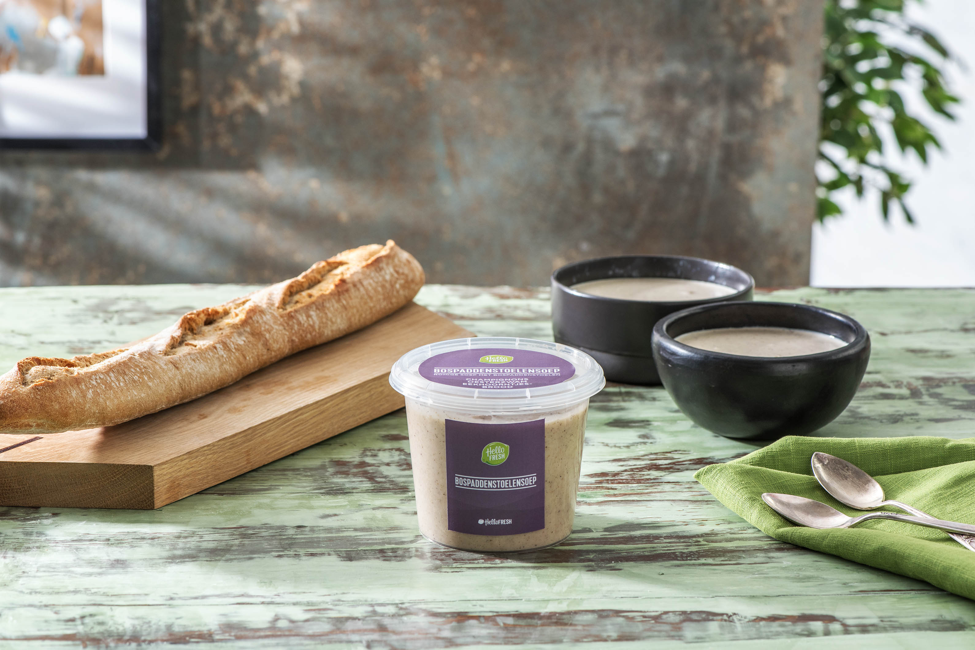 Verse bospaddenstoelensoep met baguette