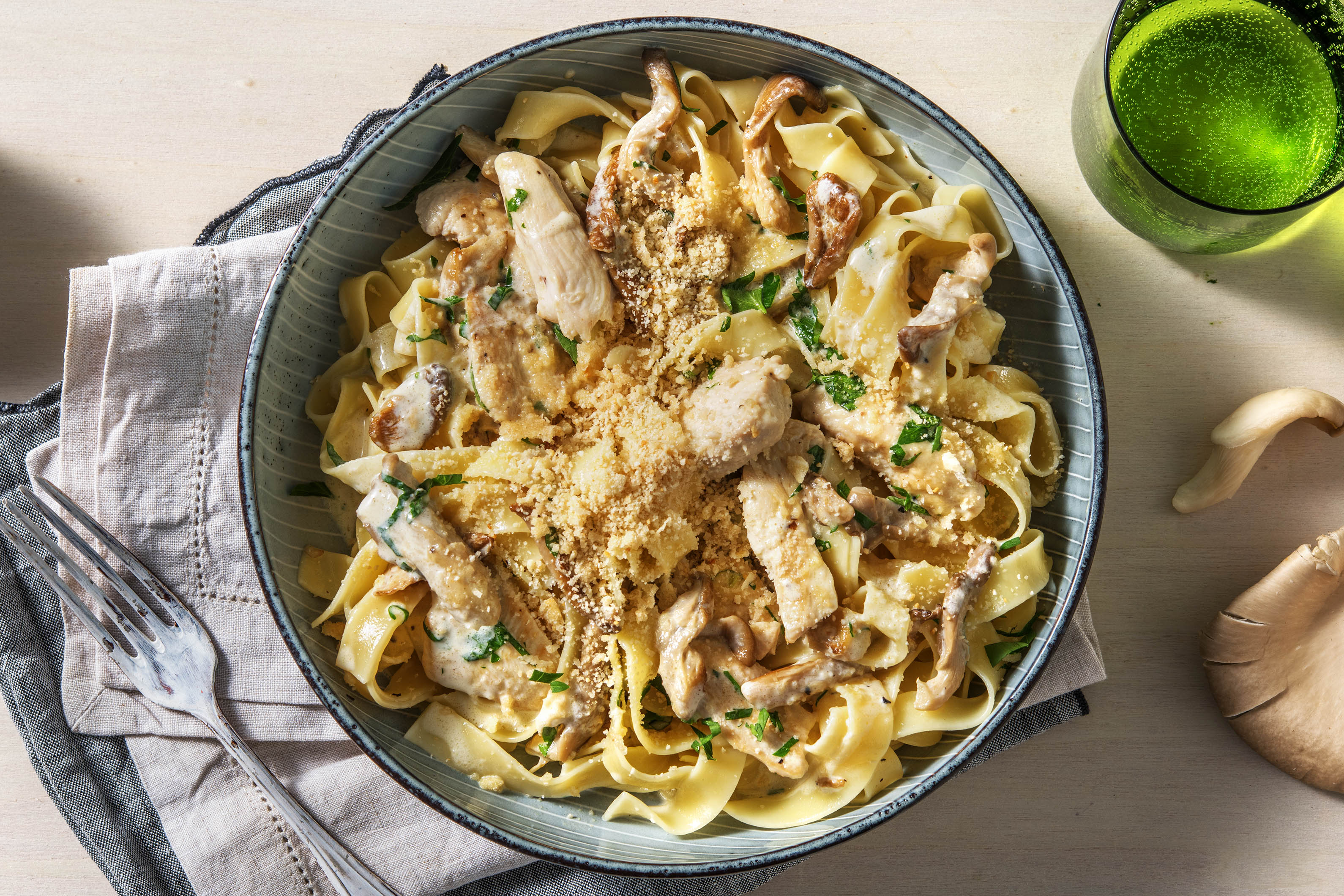 Fettuccine mit Poulet und Austernpilzen