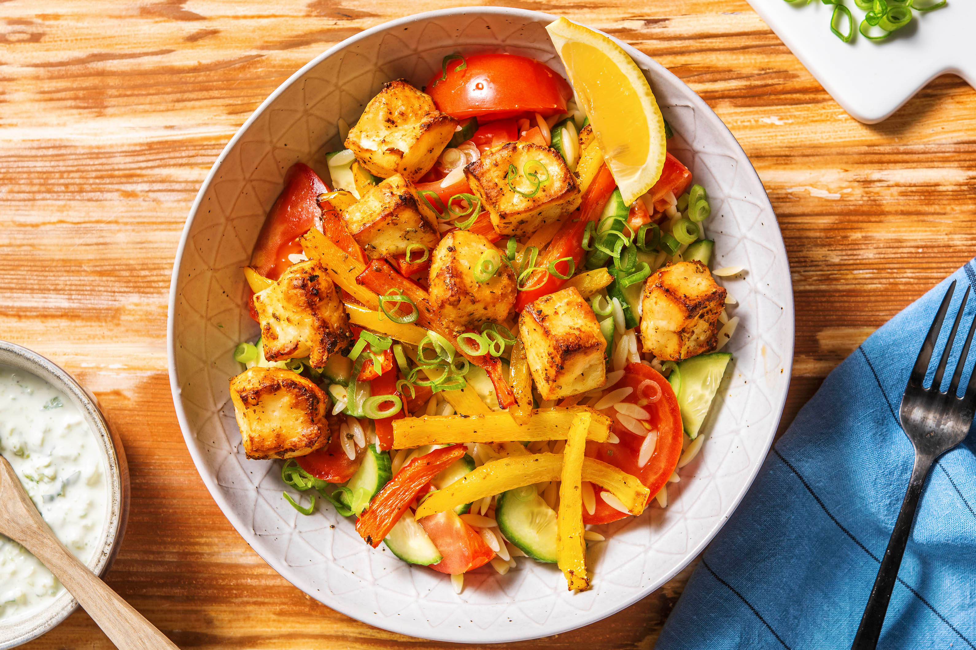 Orzo-Nudel-Salat mit Halloumi