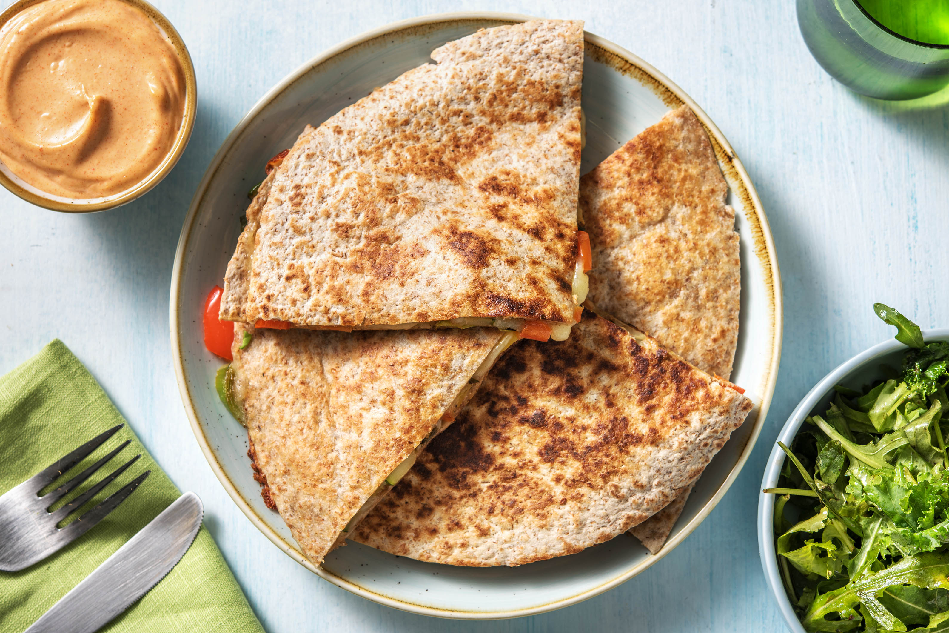 Quesadillas aux légumes et cheddar