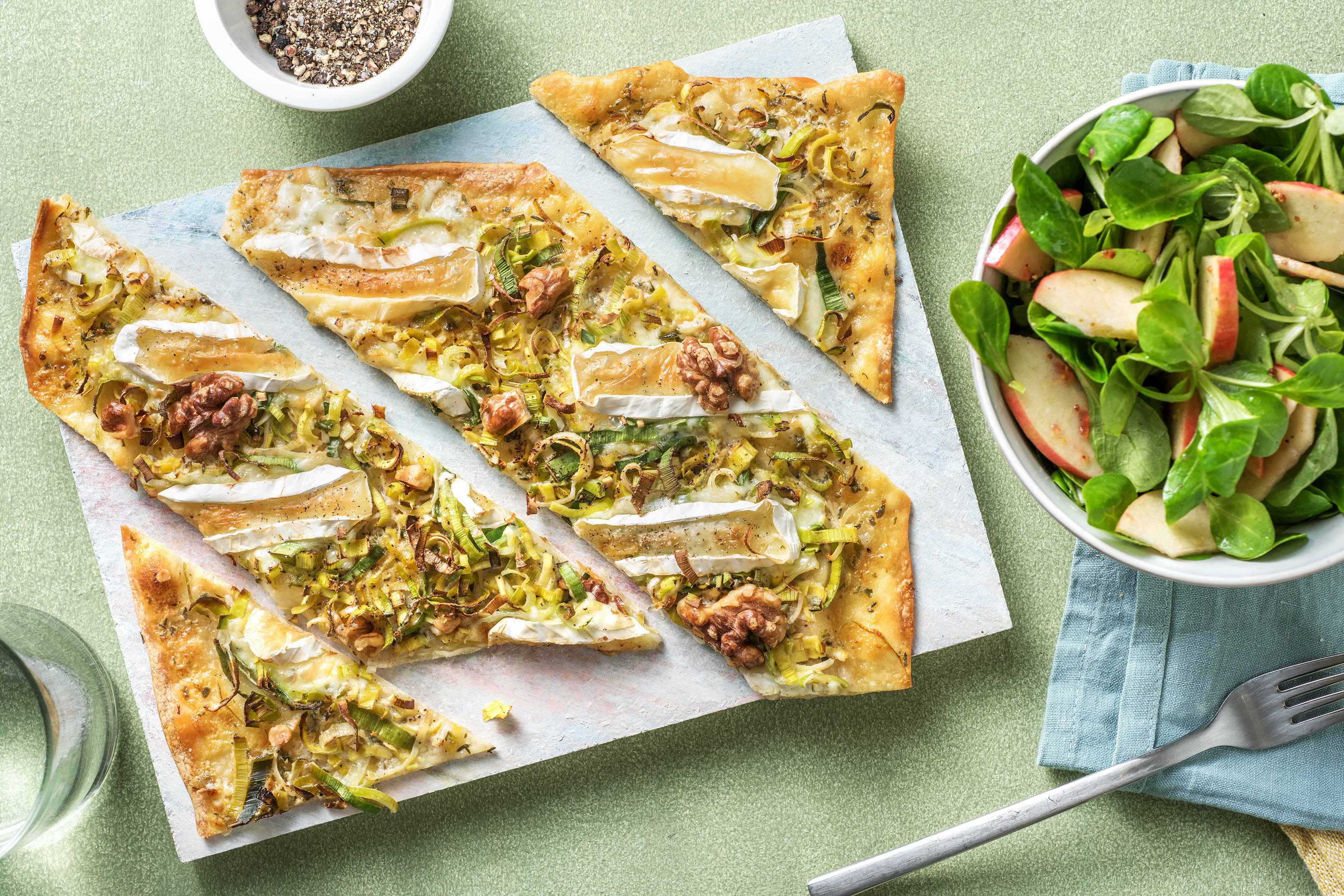 Flammkuchen mit Camembert