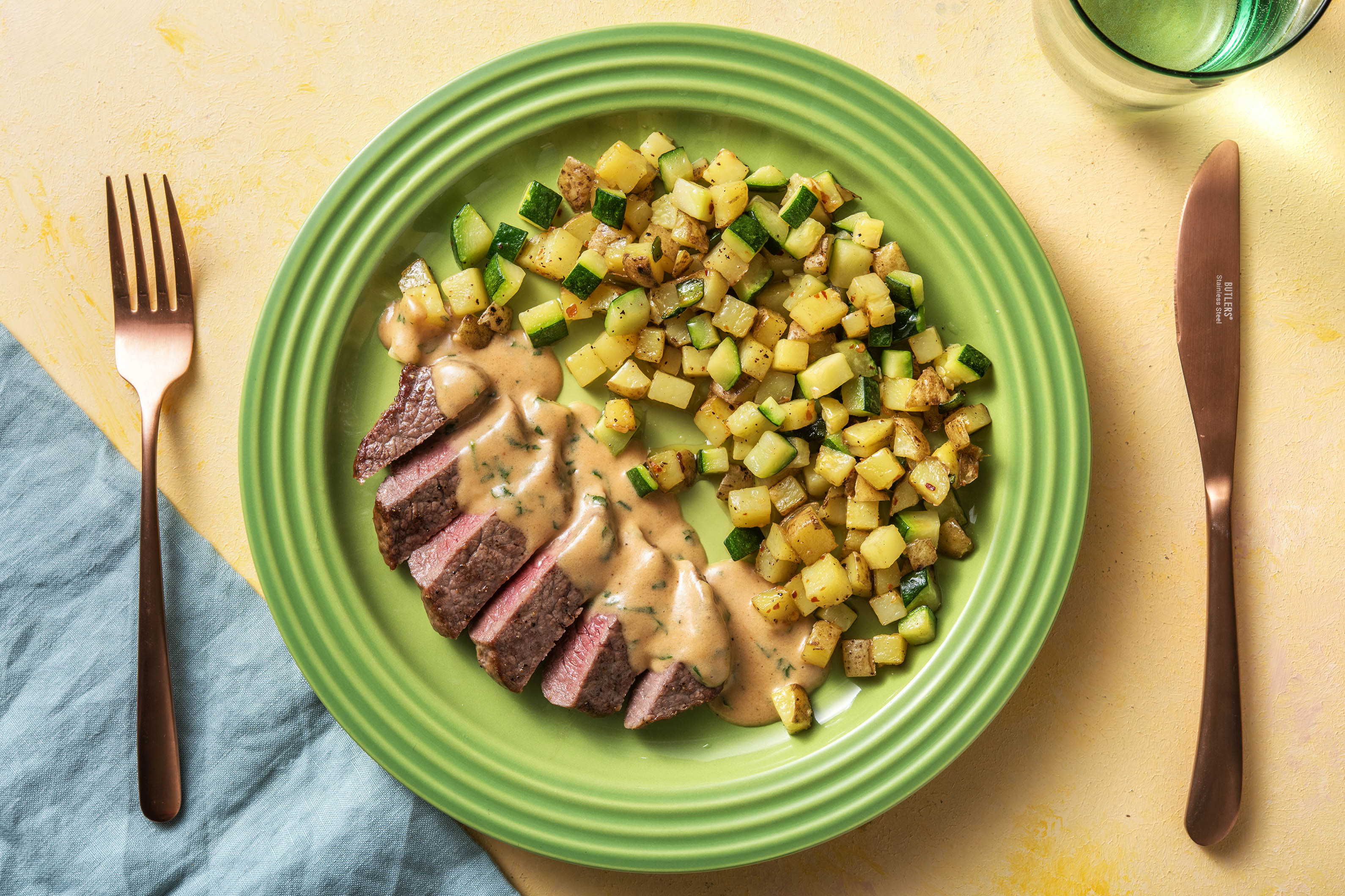 Steak mit Kräuterrahm