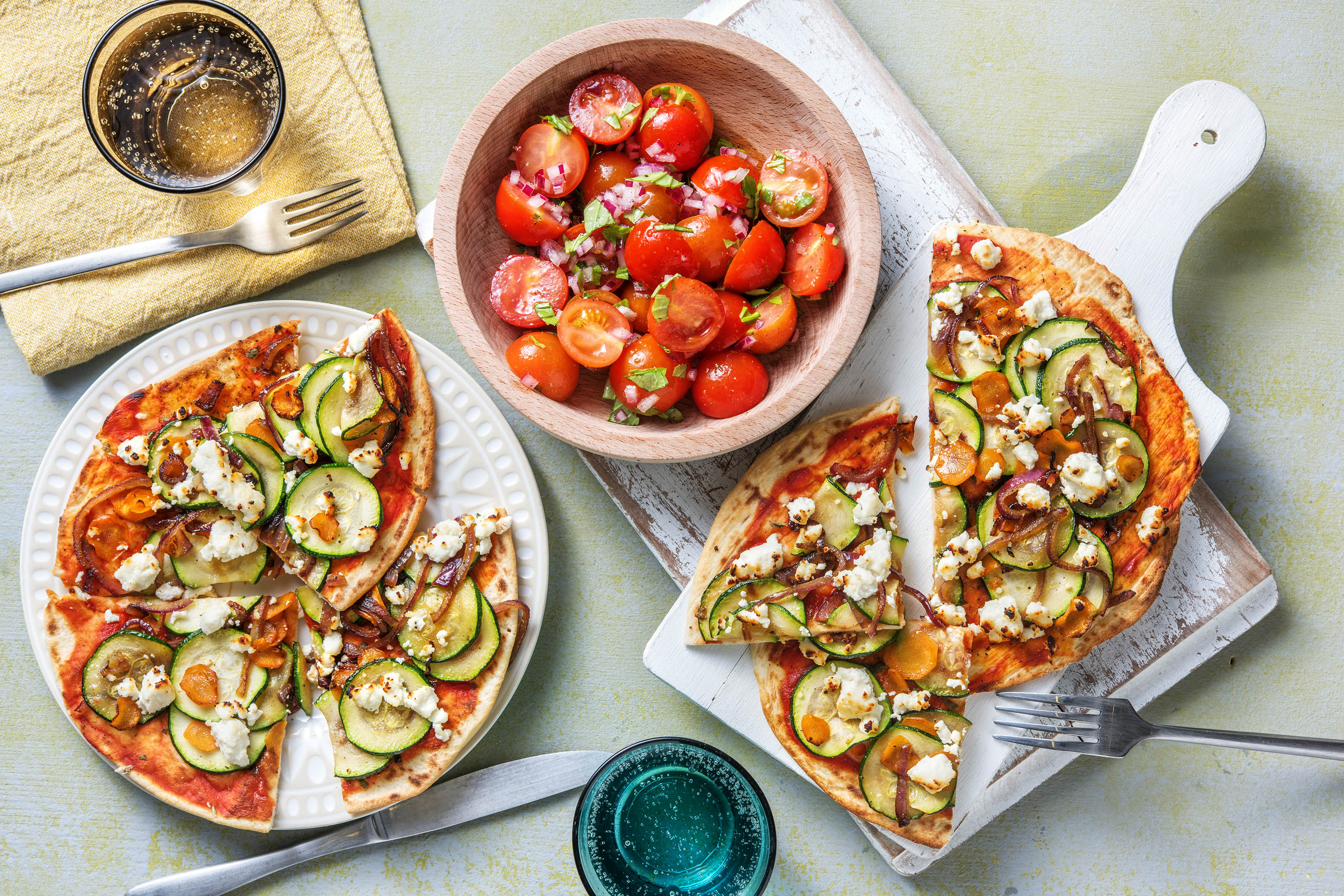 Naanpizza met geitenkaas en groenten