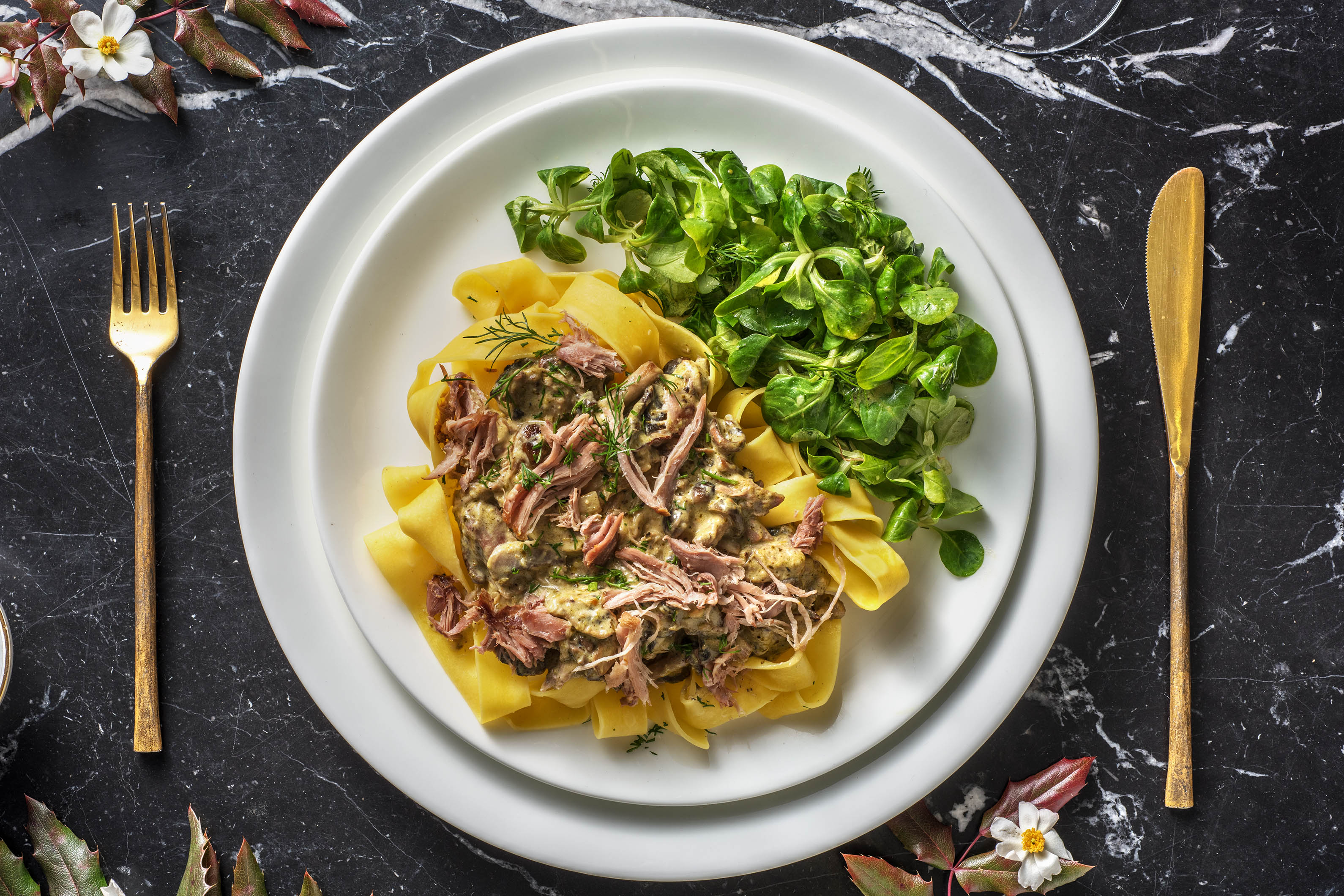 Verse pappardelle met gekonfijte kip