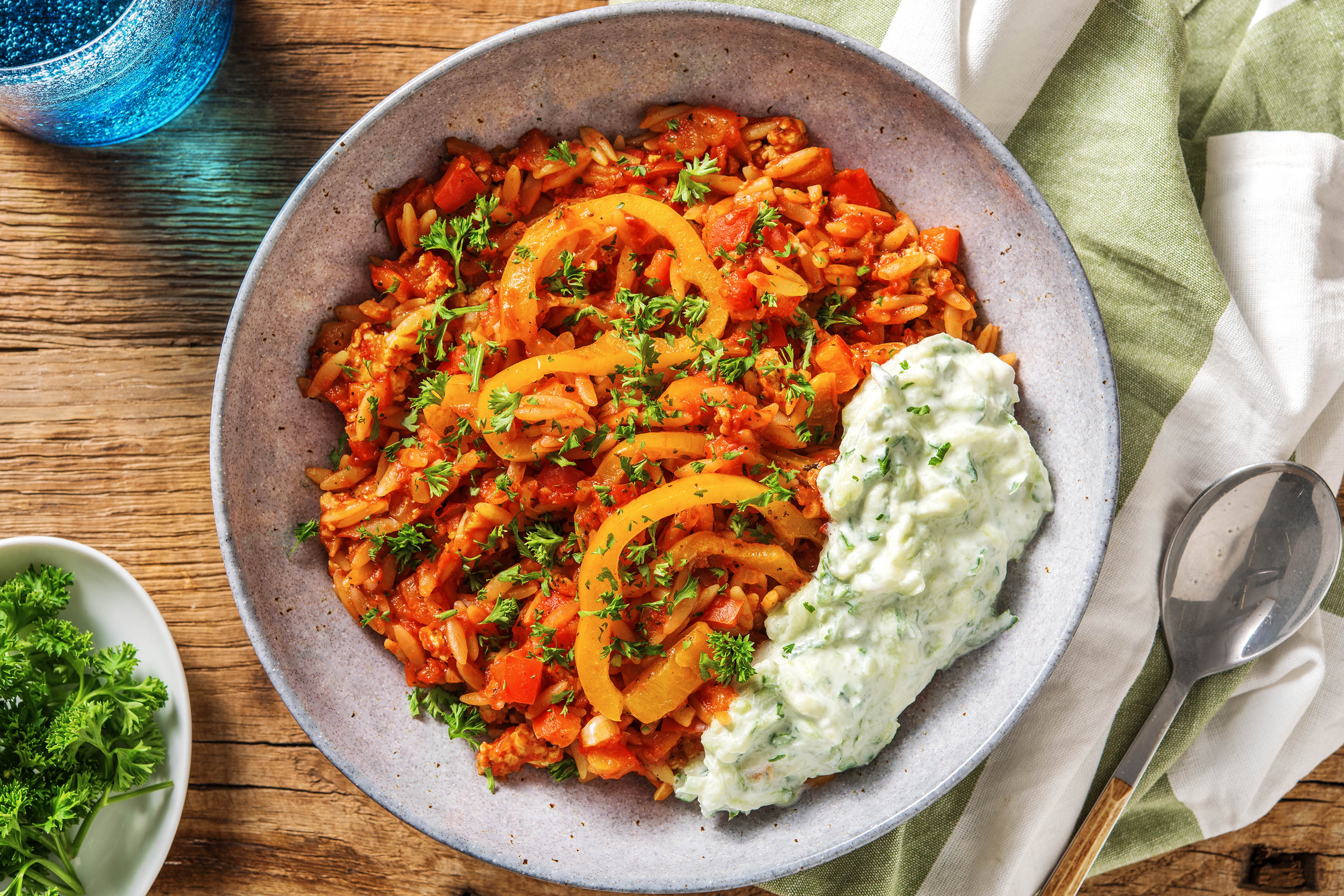 Orzo à la grecque : poulet haché et poivrons