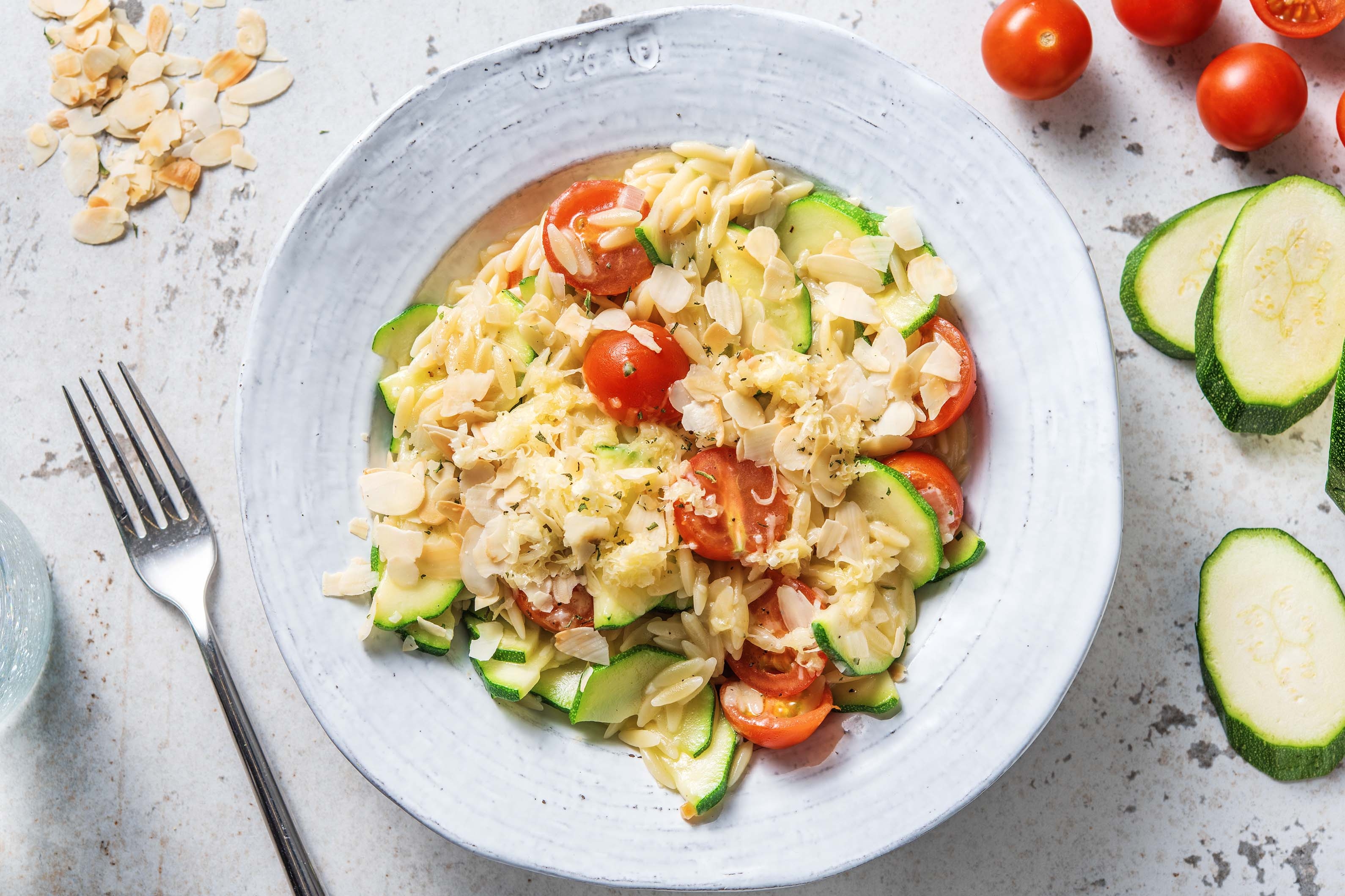Orzo, courgettes et tomates cerises
