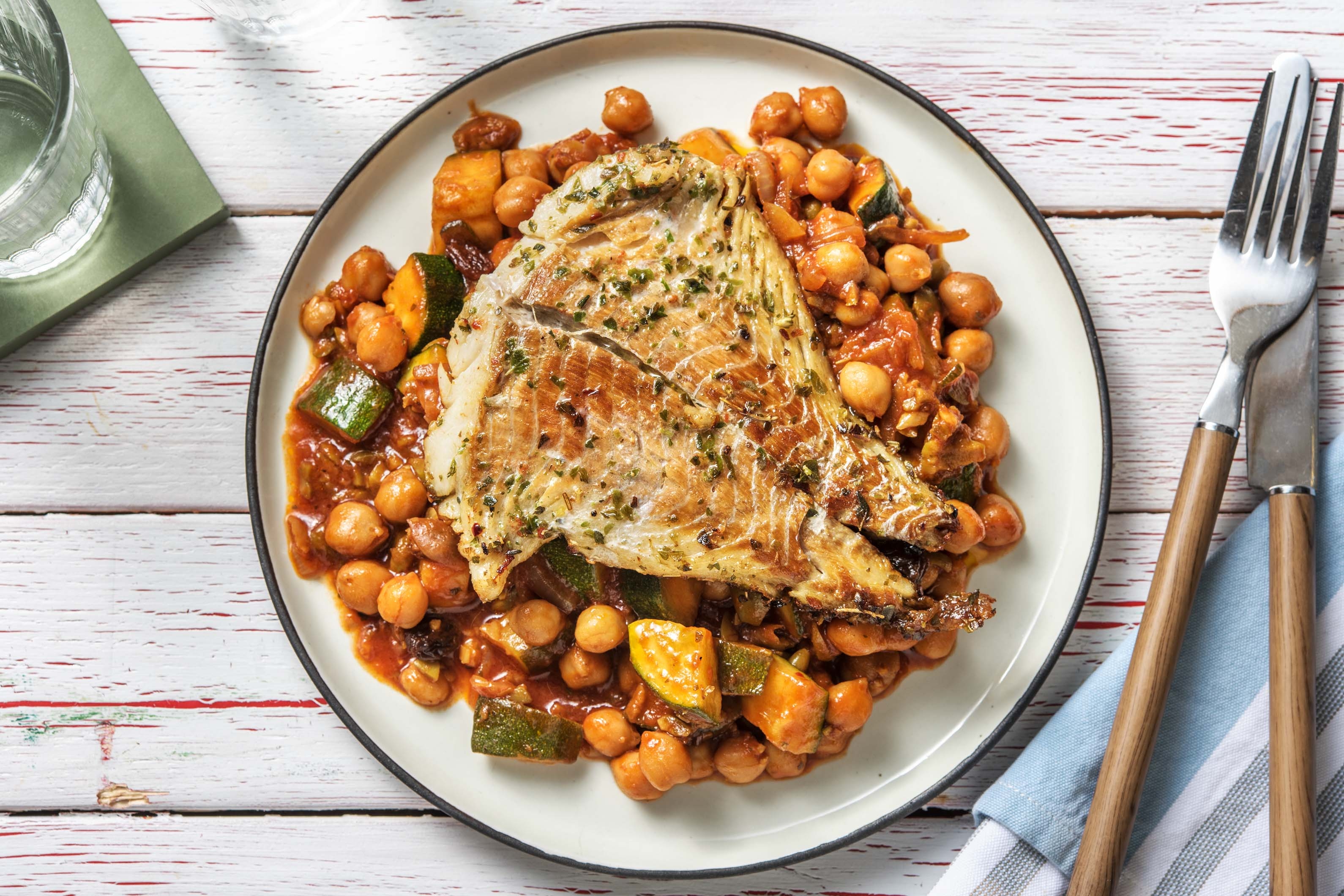 Seelachs auf Kichererbsenpfanne