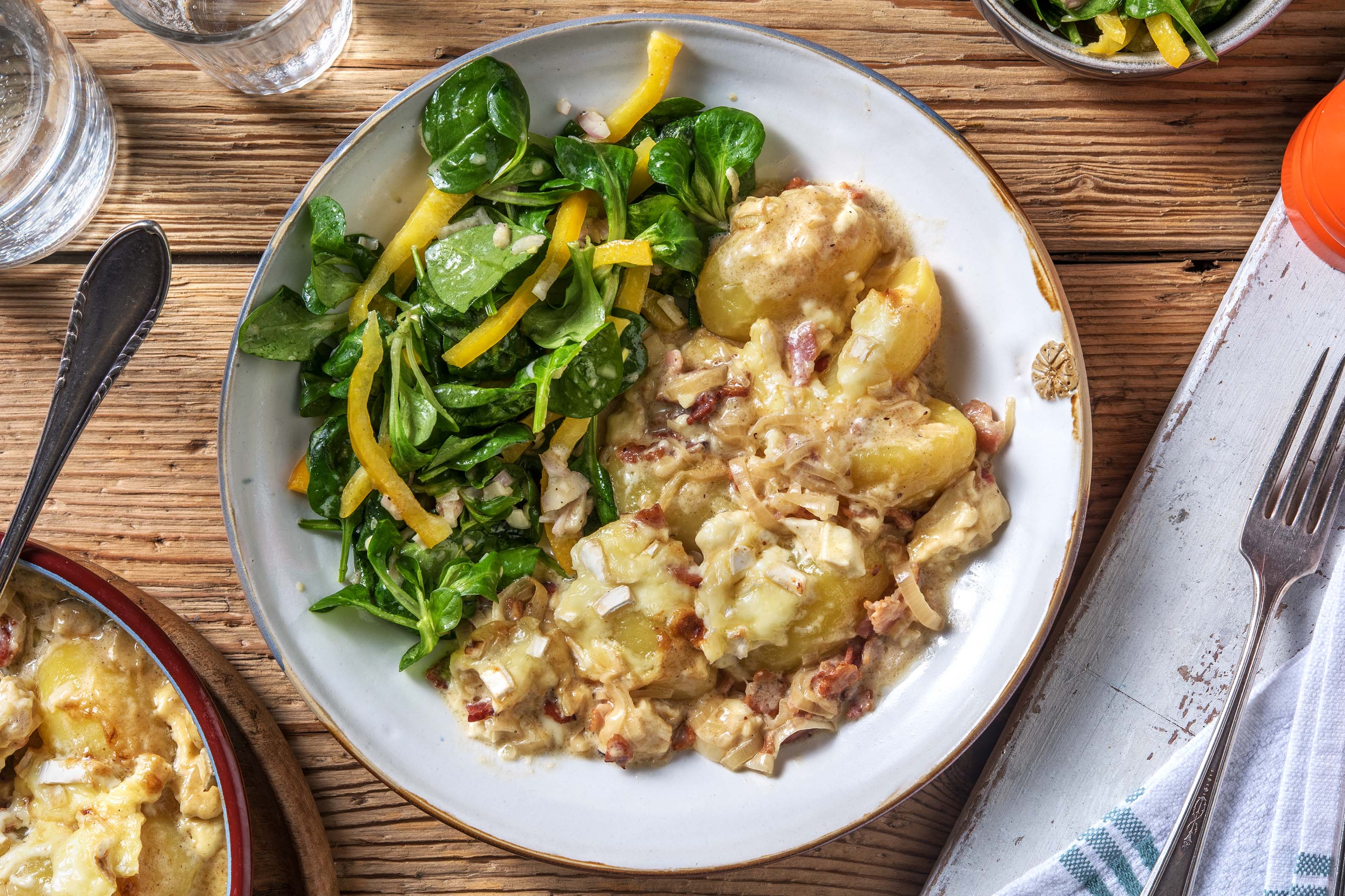 Tartiflette à la Nanou au camembert, brie et de lardons