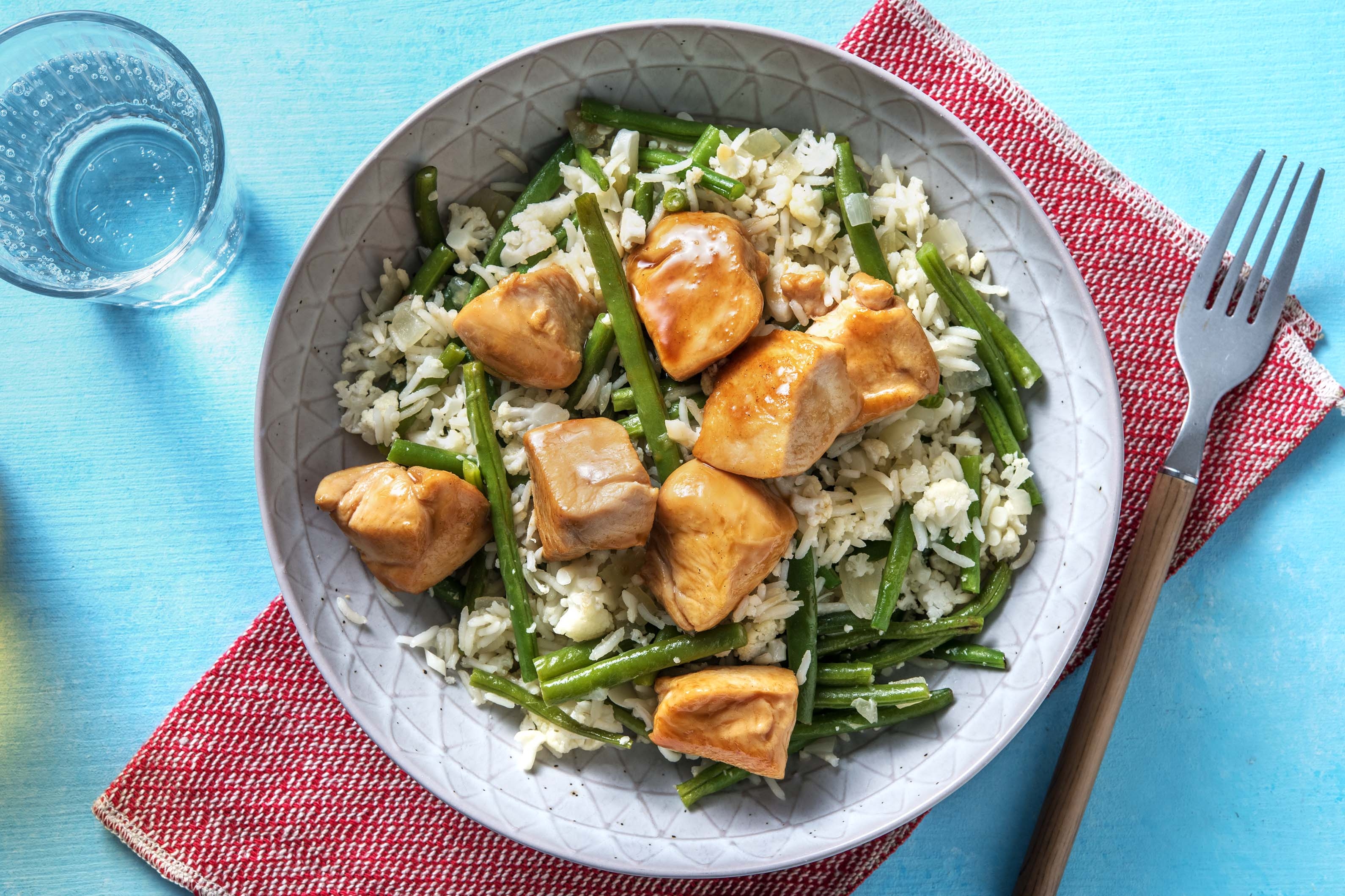 Poulet à l’asiatique aux haricots verts et au riz de chou-fleur