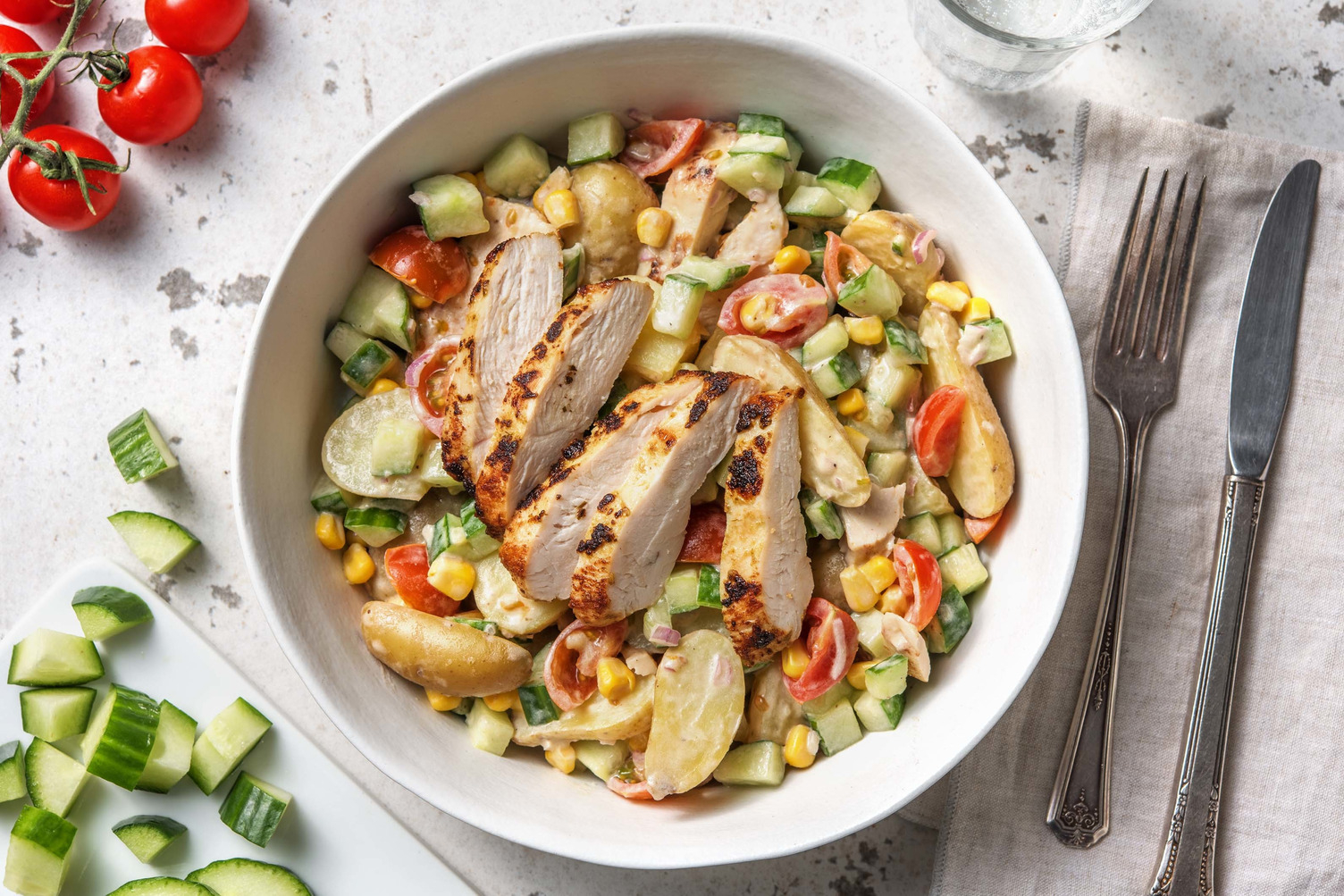 Salade au poulet à la méditerranéenne et aux grenailles