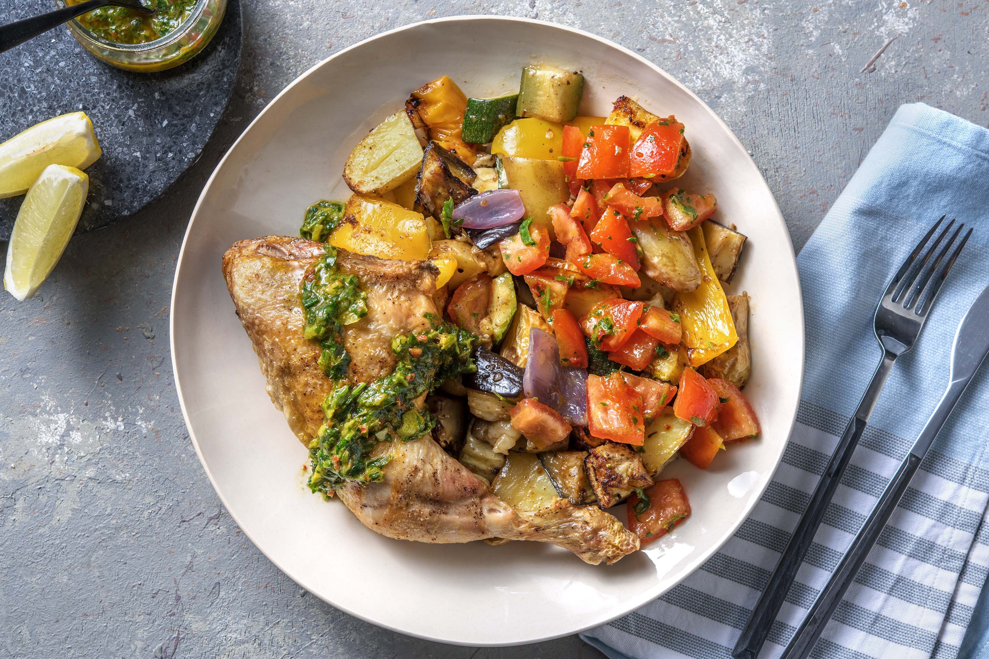 Hähnchenkeulen mit Bärlauch-Chimichurri