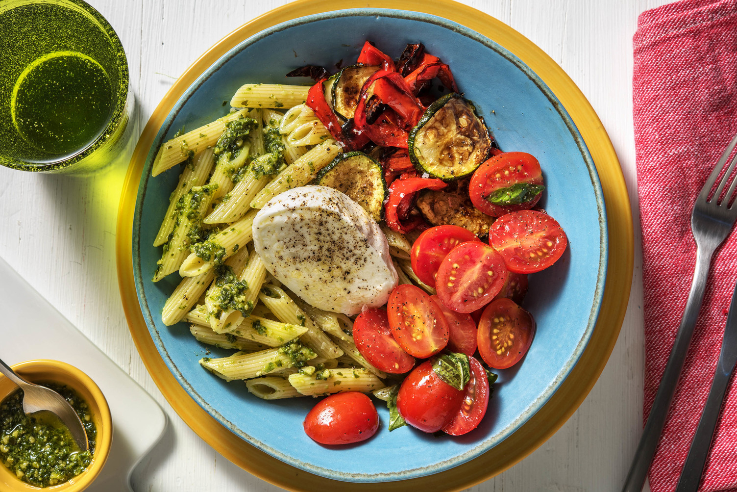 Pasta-Bowl mit Büffelmozzarella
