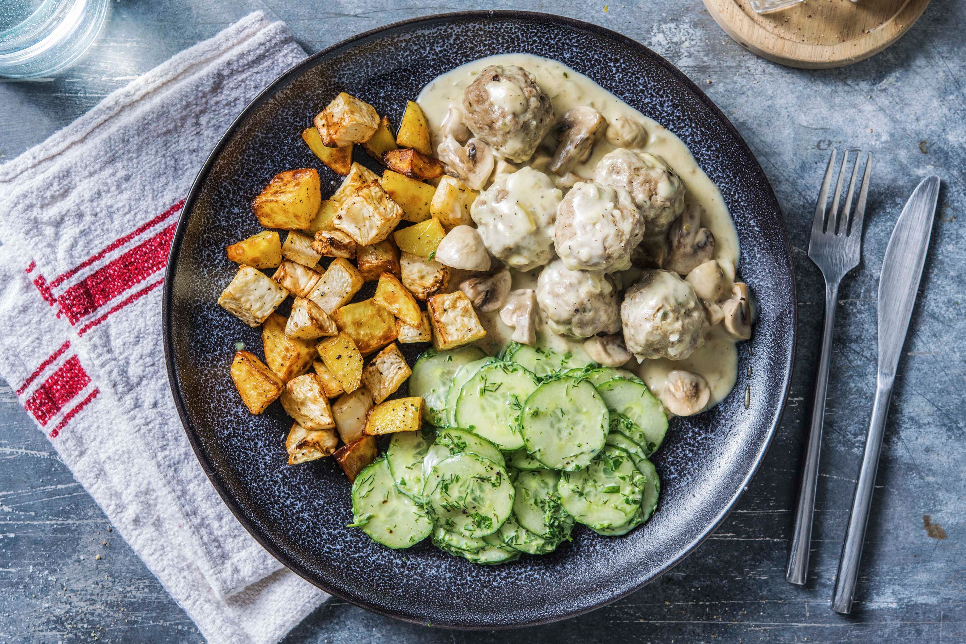 Hackbällchen in Champignonrahmsoße