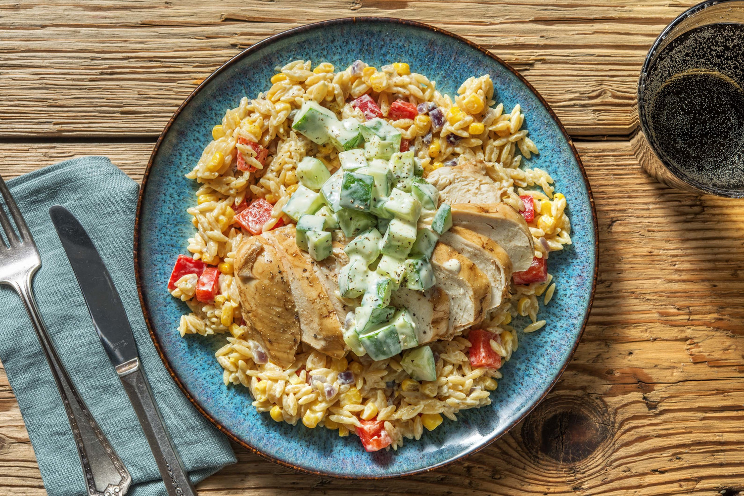 Salade d’orzo au poulet fumé