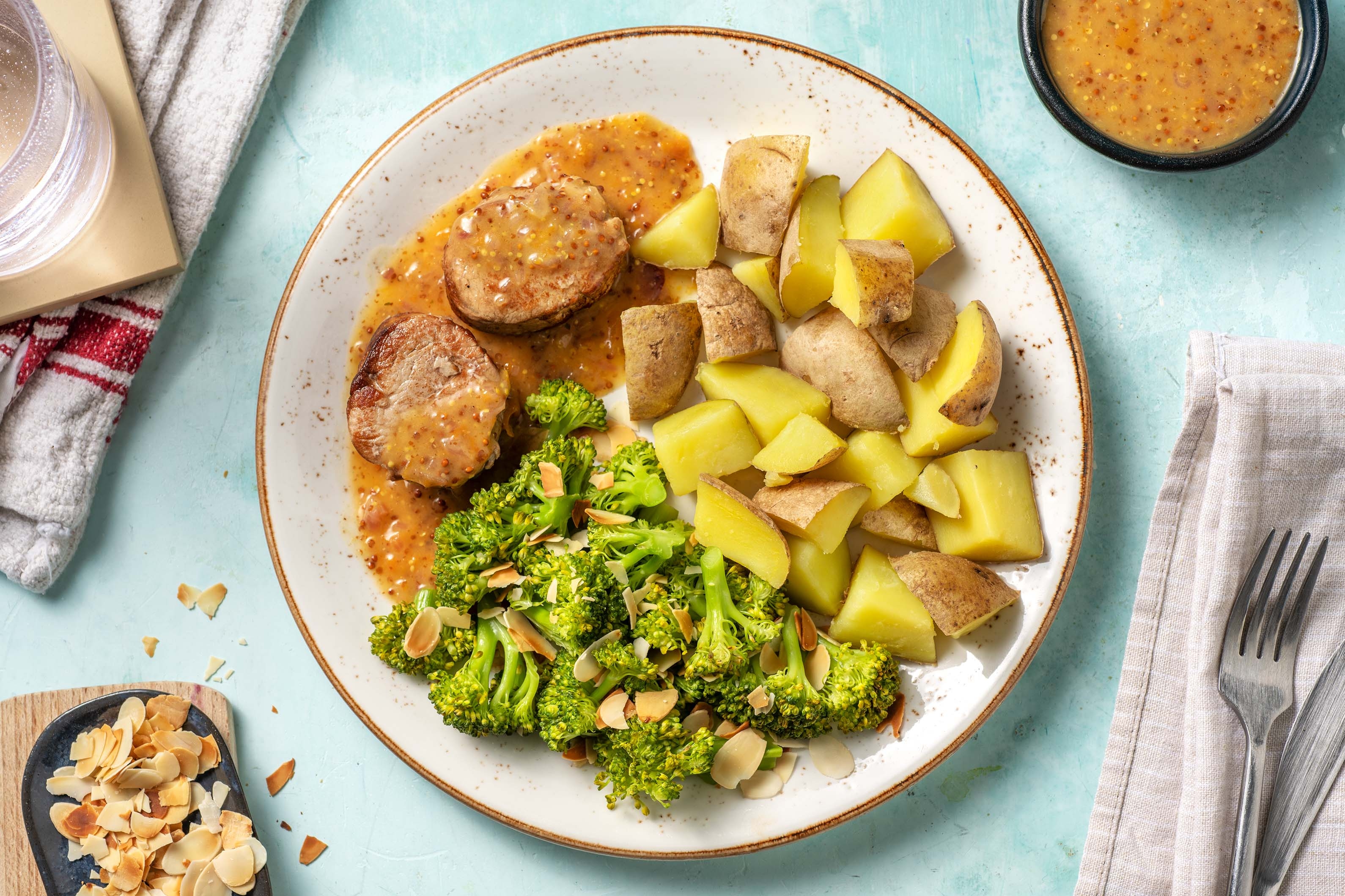 Schweinefilet mit Mandel-Brokkoli