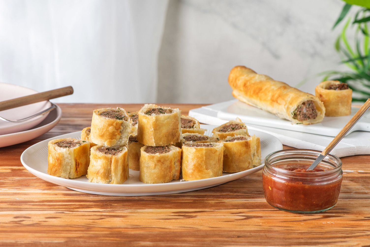 Hackfleisch-Blätterteig-Rollen